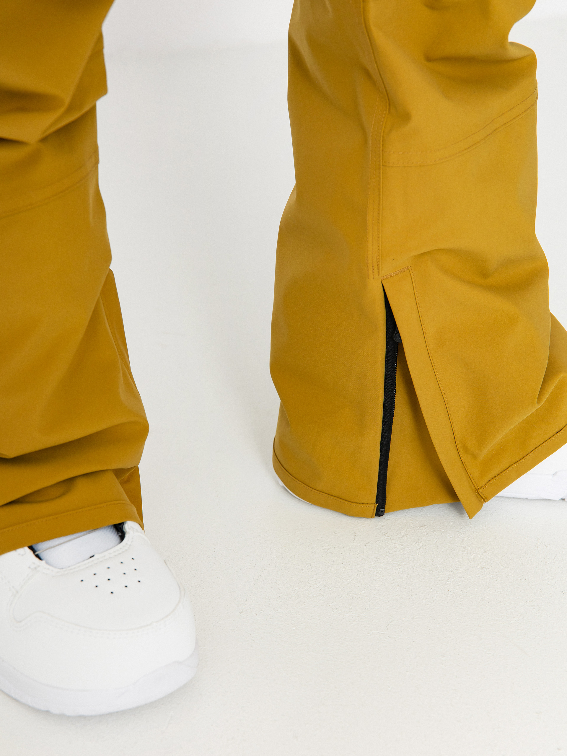 Dámske Snowboardové nohavice ThirtyTwo Basement Bib (tan)