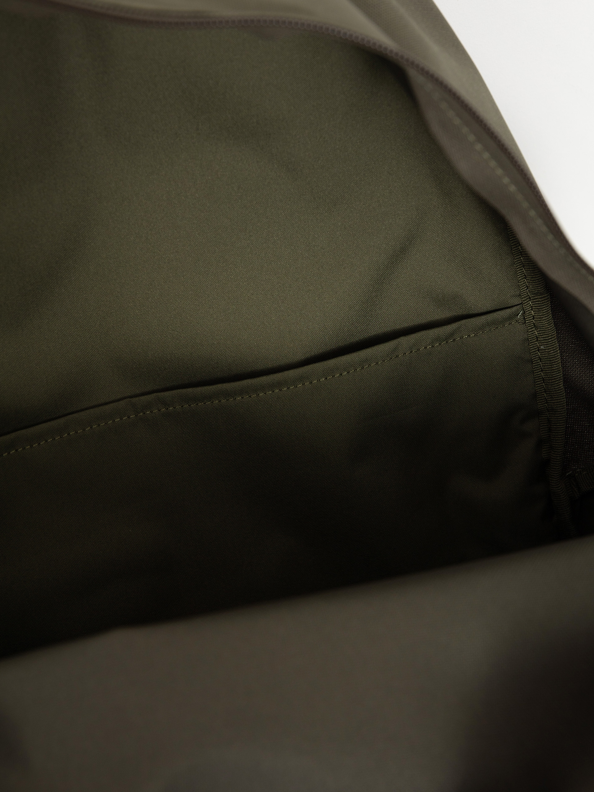 Batoh Nike SB Heritage (medium olive/medium olive/summit white)