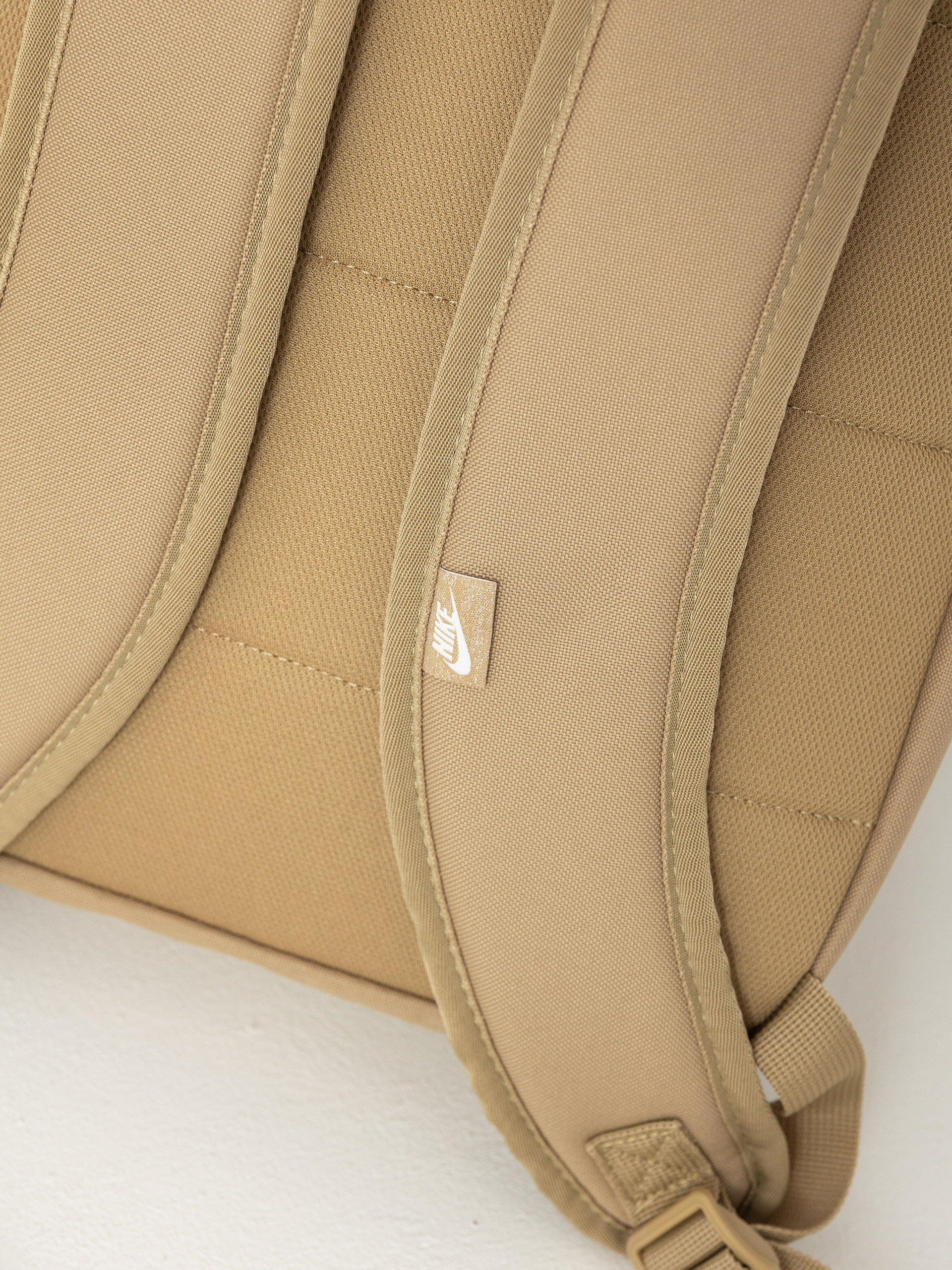 Batoh Nike SB Heritage (parachute beige/summit white)