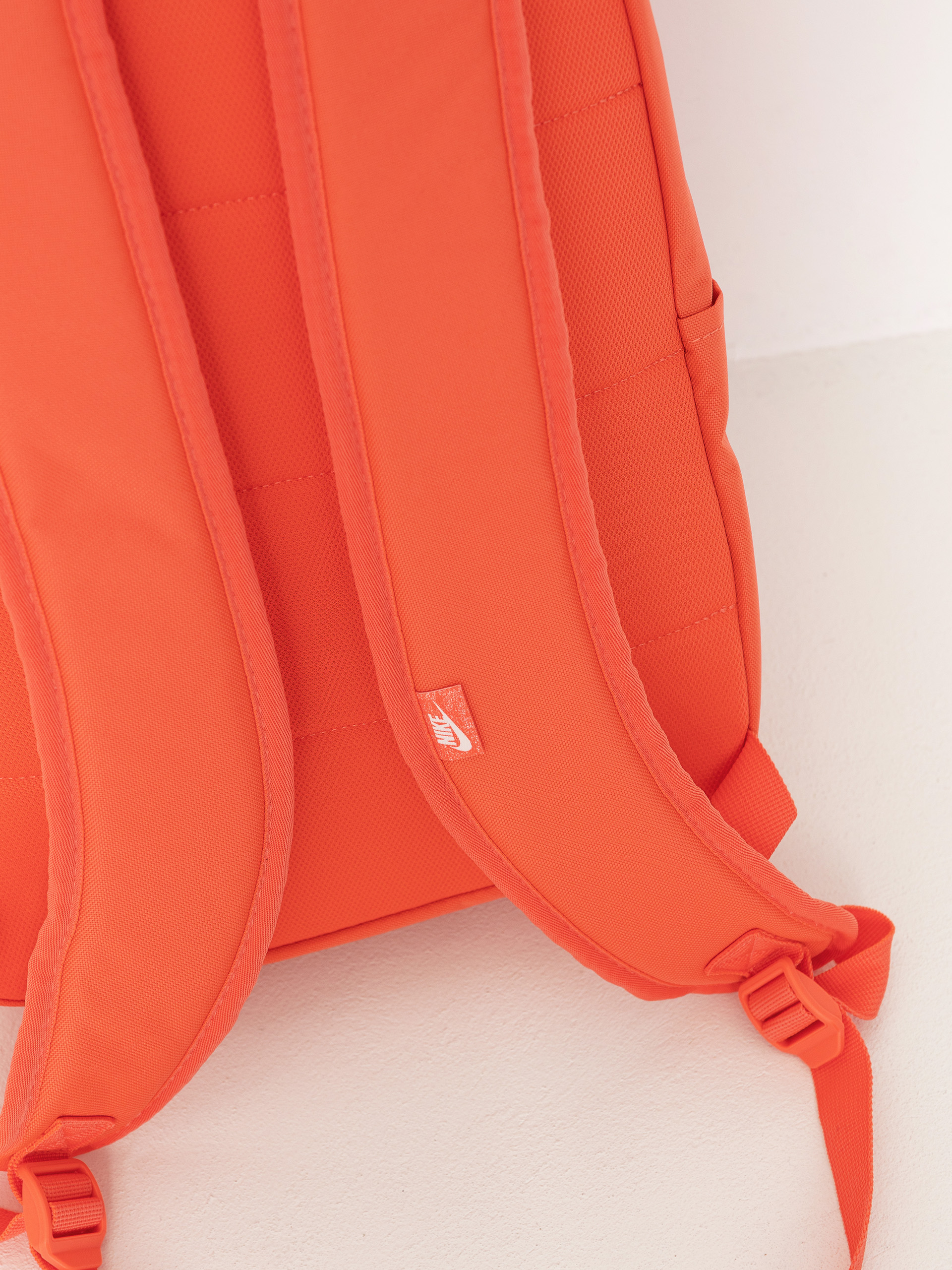 Batoh Nike SB Heritage (magic ember/magic ember/summit white)