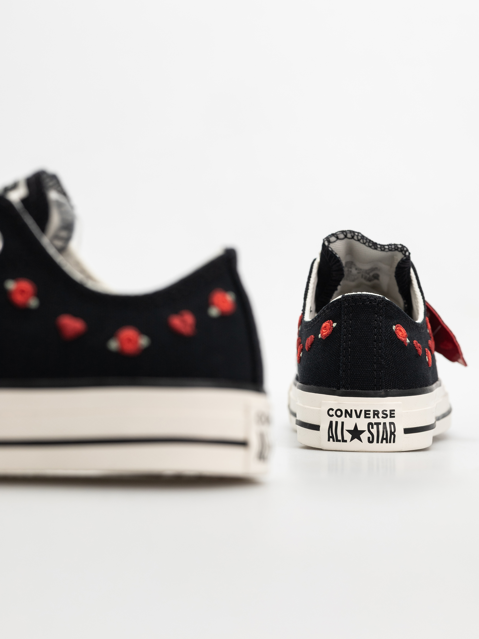 Tenisky Converse Chuck Taylor All Star Ox Wmn (black/red/egret)