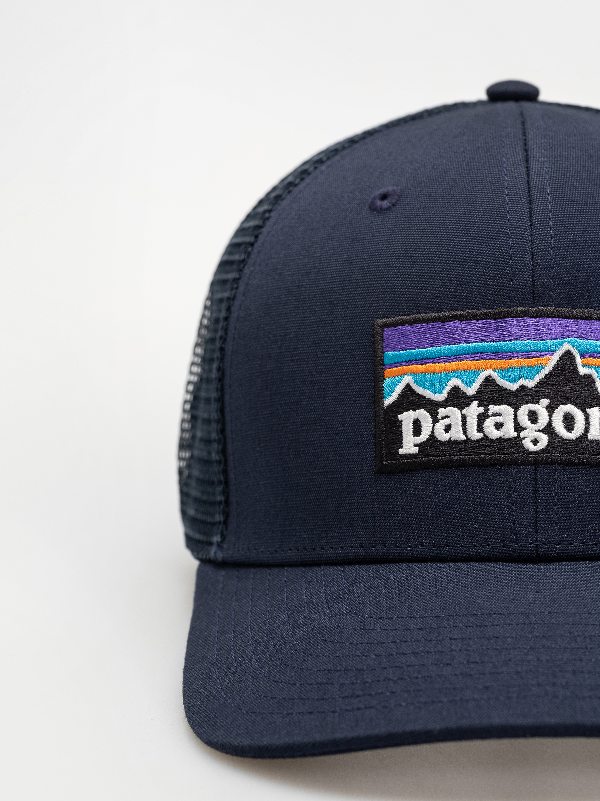 Šiltovka Patagonia P 6 Logo Trucker (new navy)