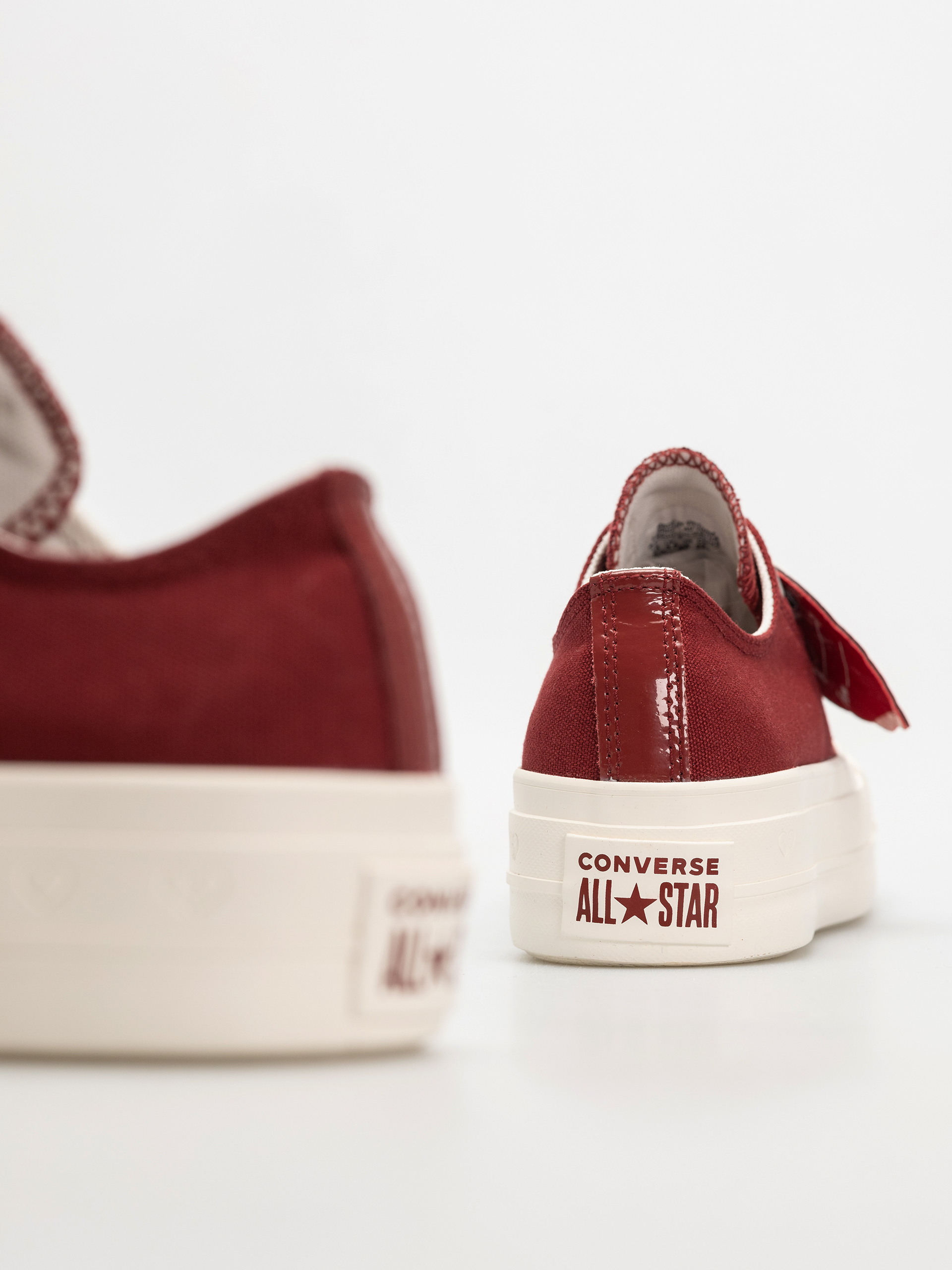 Tenisky Converse Chuck Taylor All Star Lift Ox Wmn (park red/vintage white/egret)