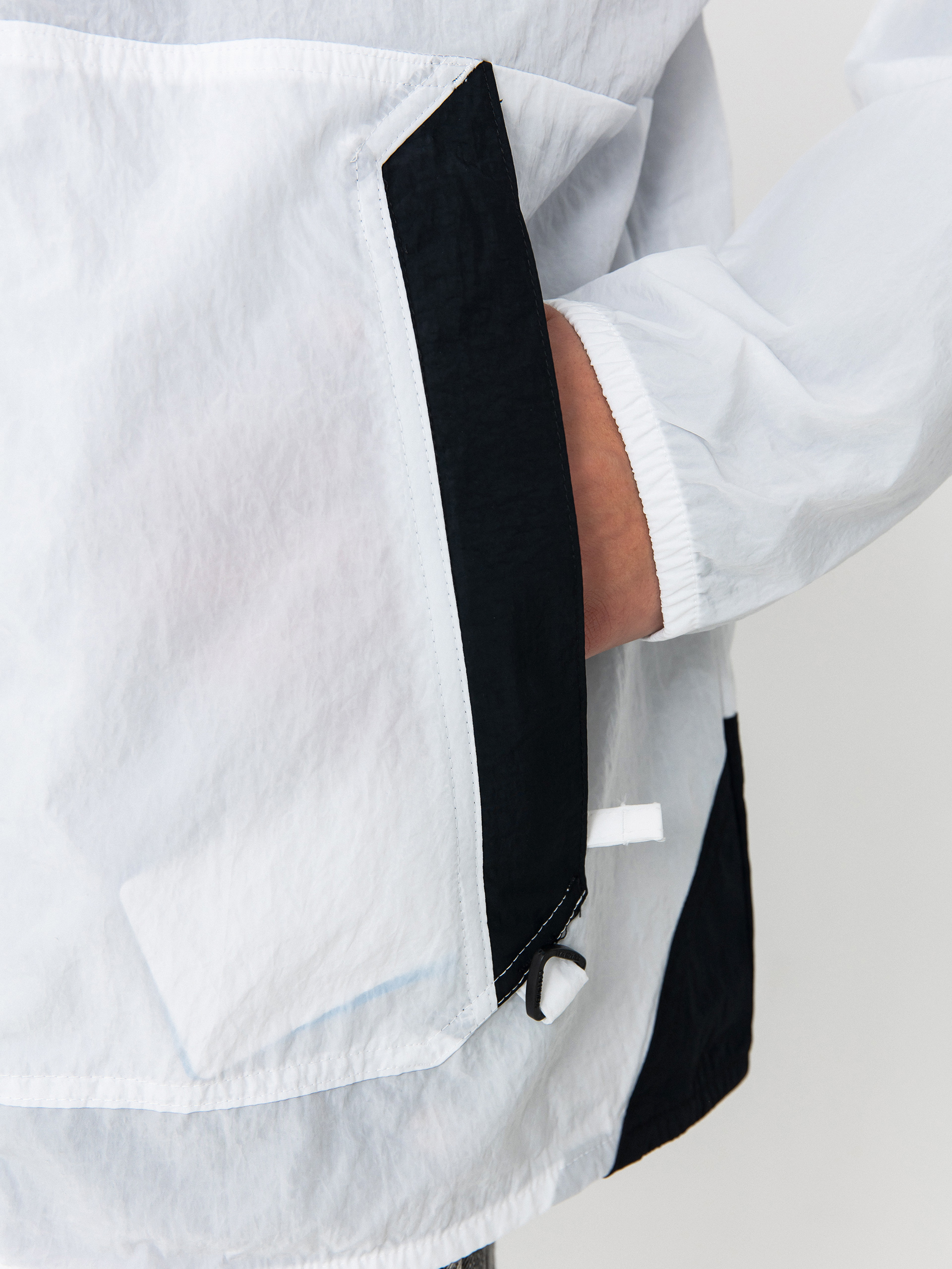 Bunda Columbia Challenger II Windbreaker (white/black)