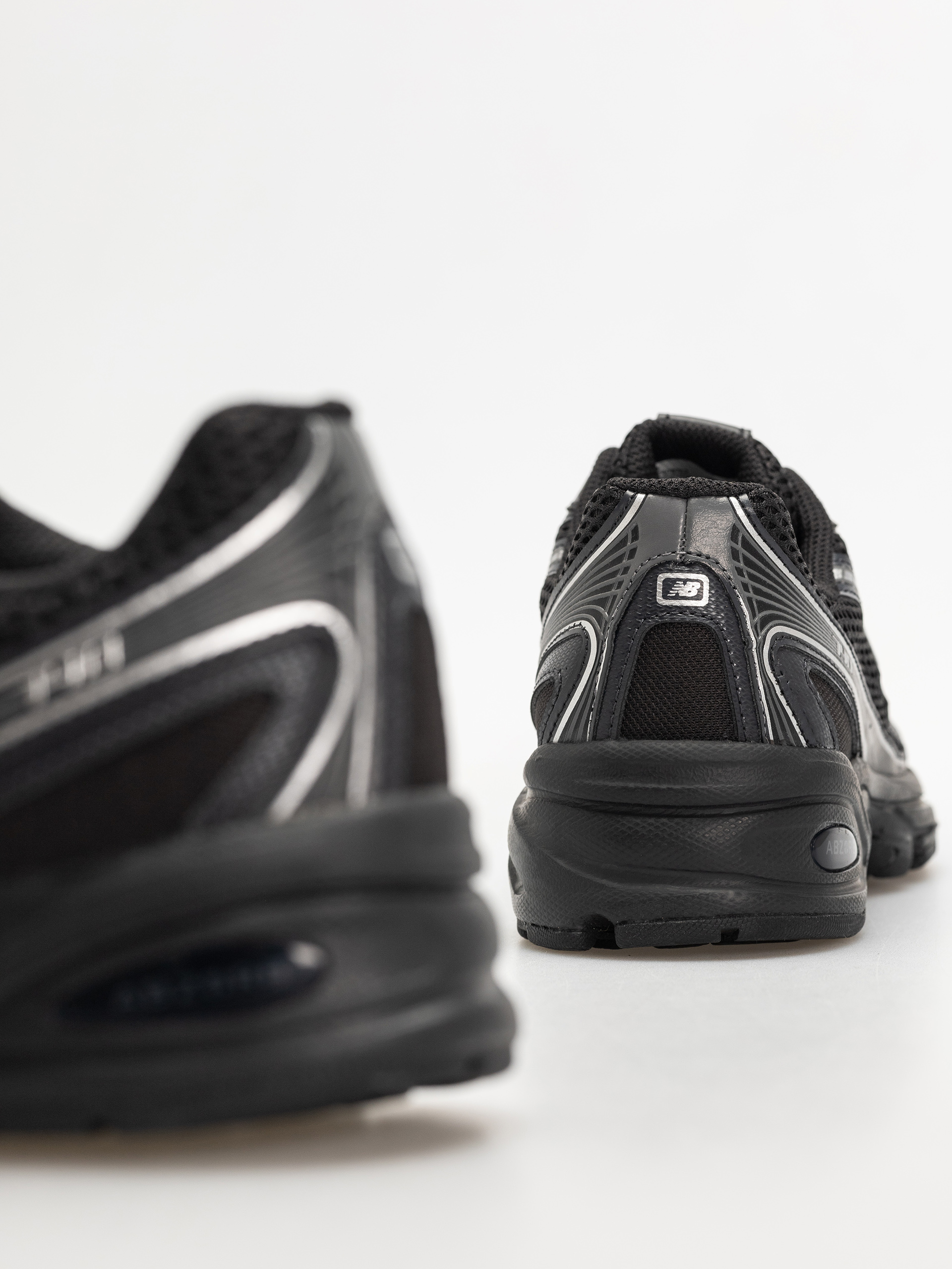 Topánky New Balance 740 (black)