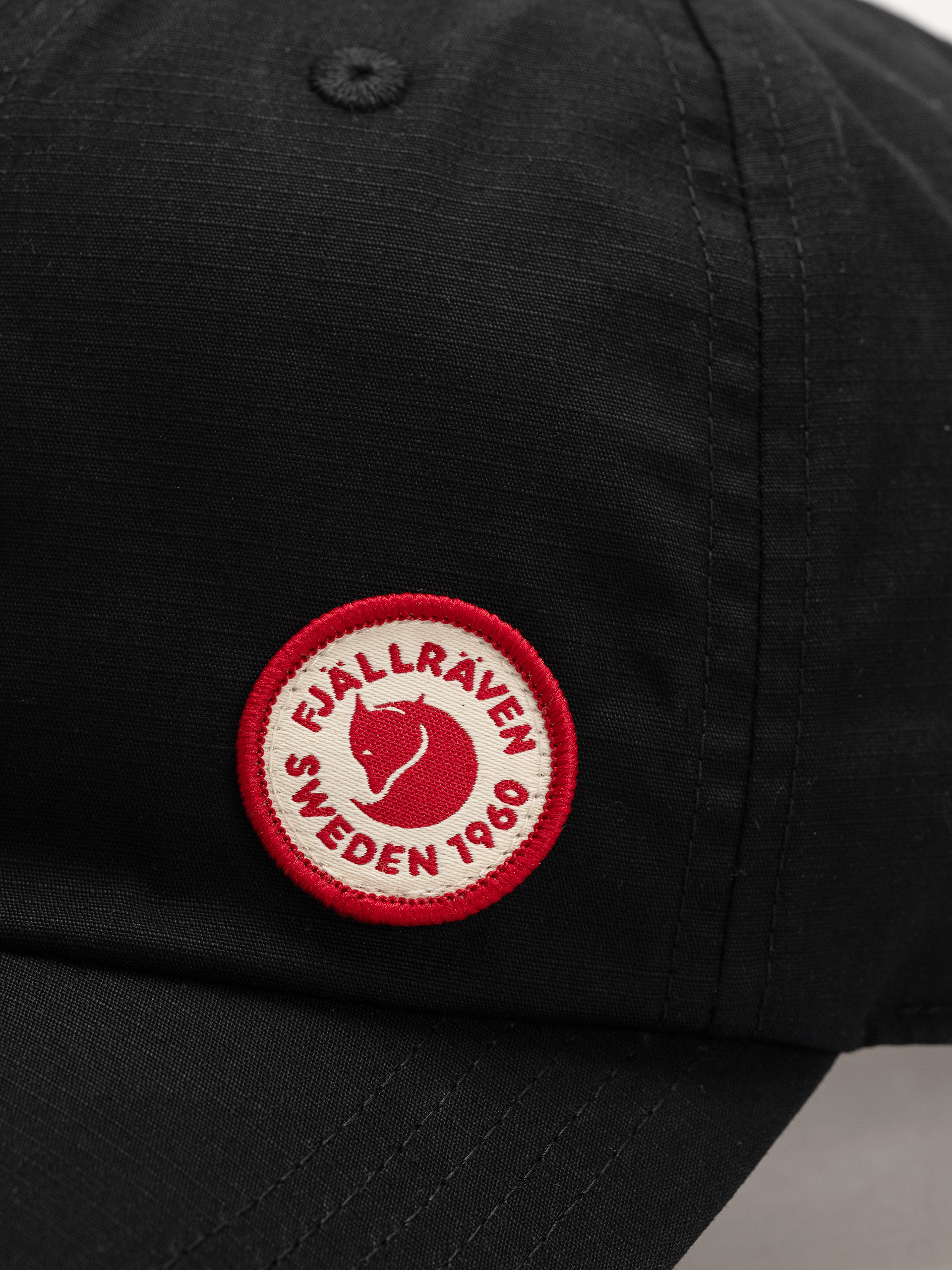 Šiltovka Fjallraven Logo (black)