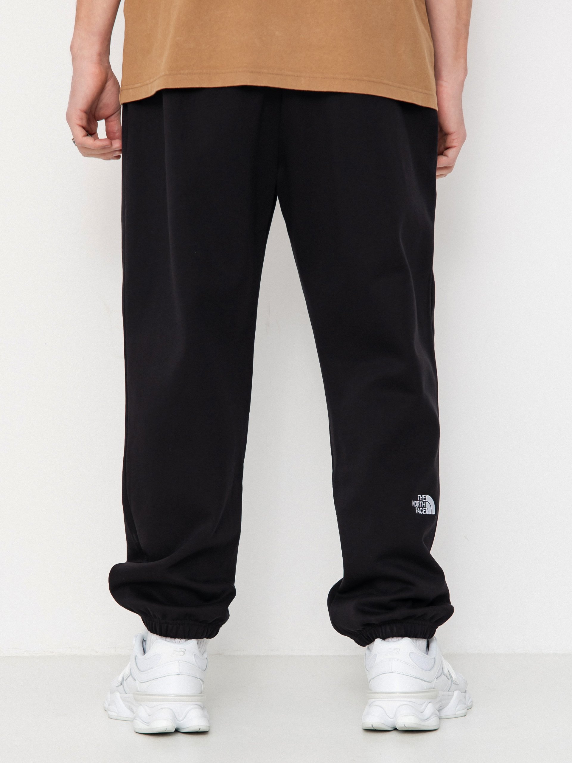 Nohavice The North Face Essential Relaxed Straight Jogger (tnf black)