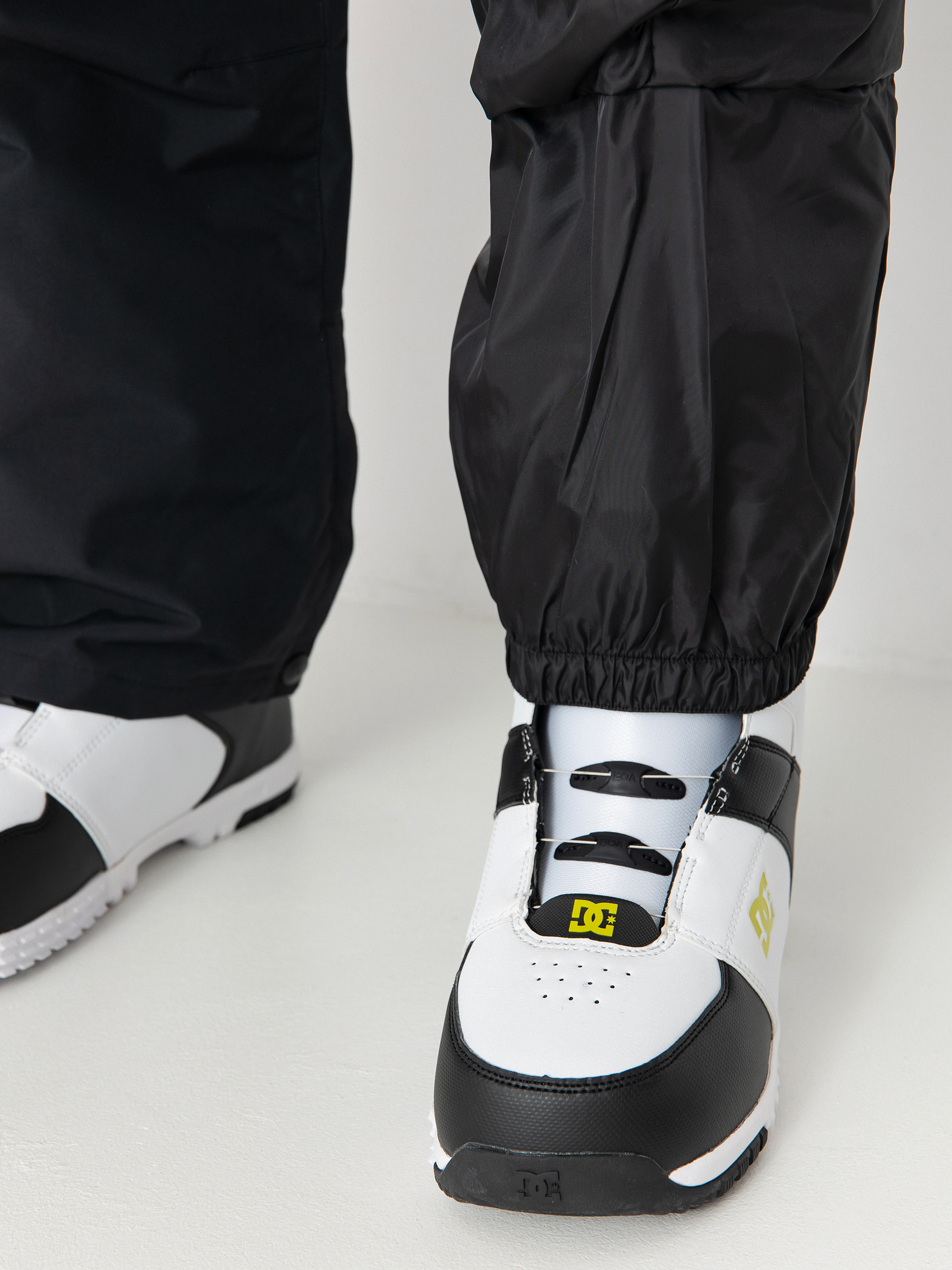 Pánske Snowboardové nohavice DC Docile Bib (black)