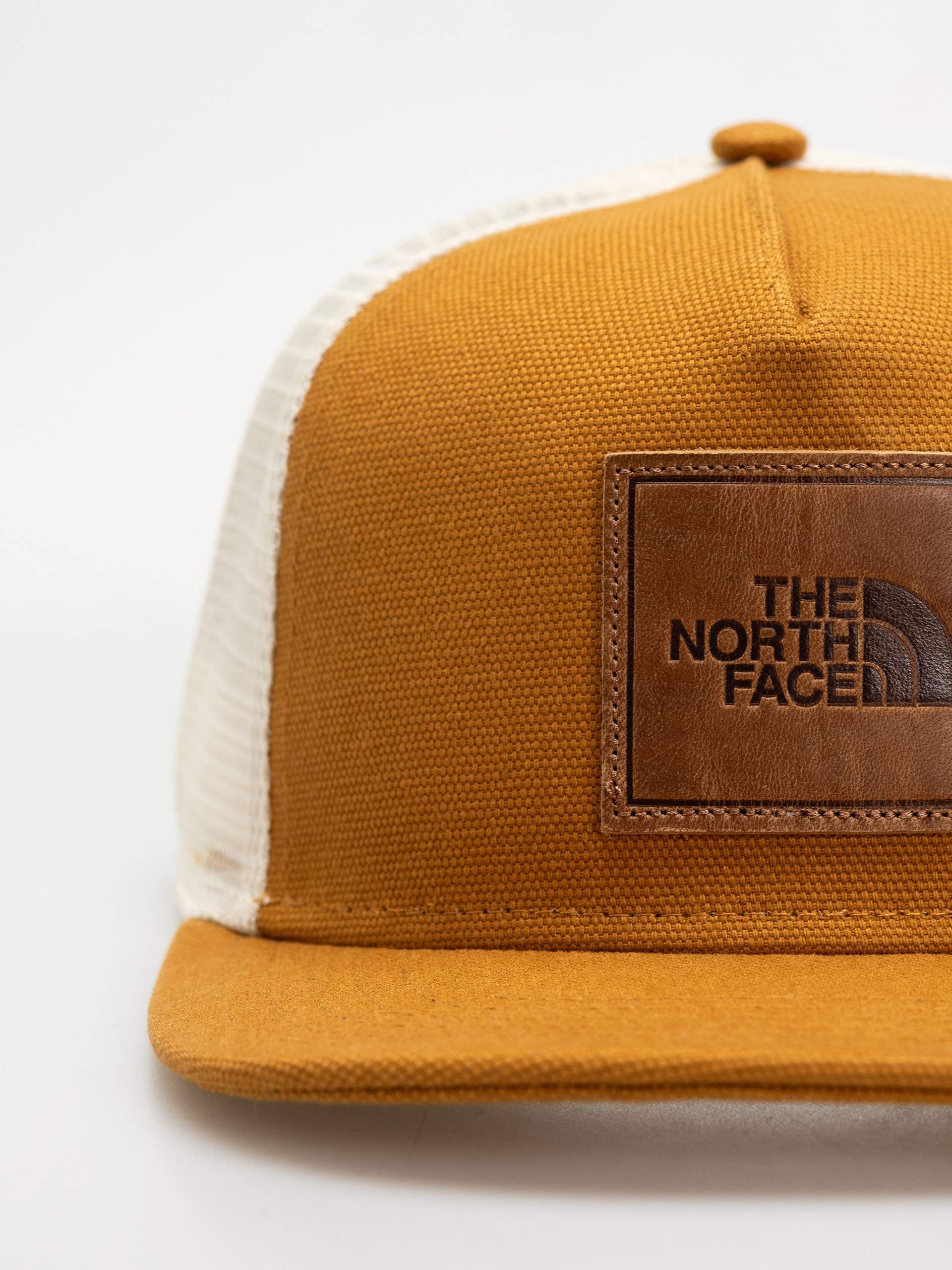 Šiltovka The North Face Half Dome Trucker (timber tan/leather patch)