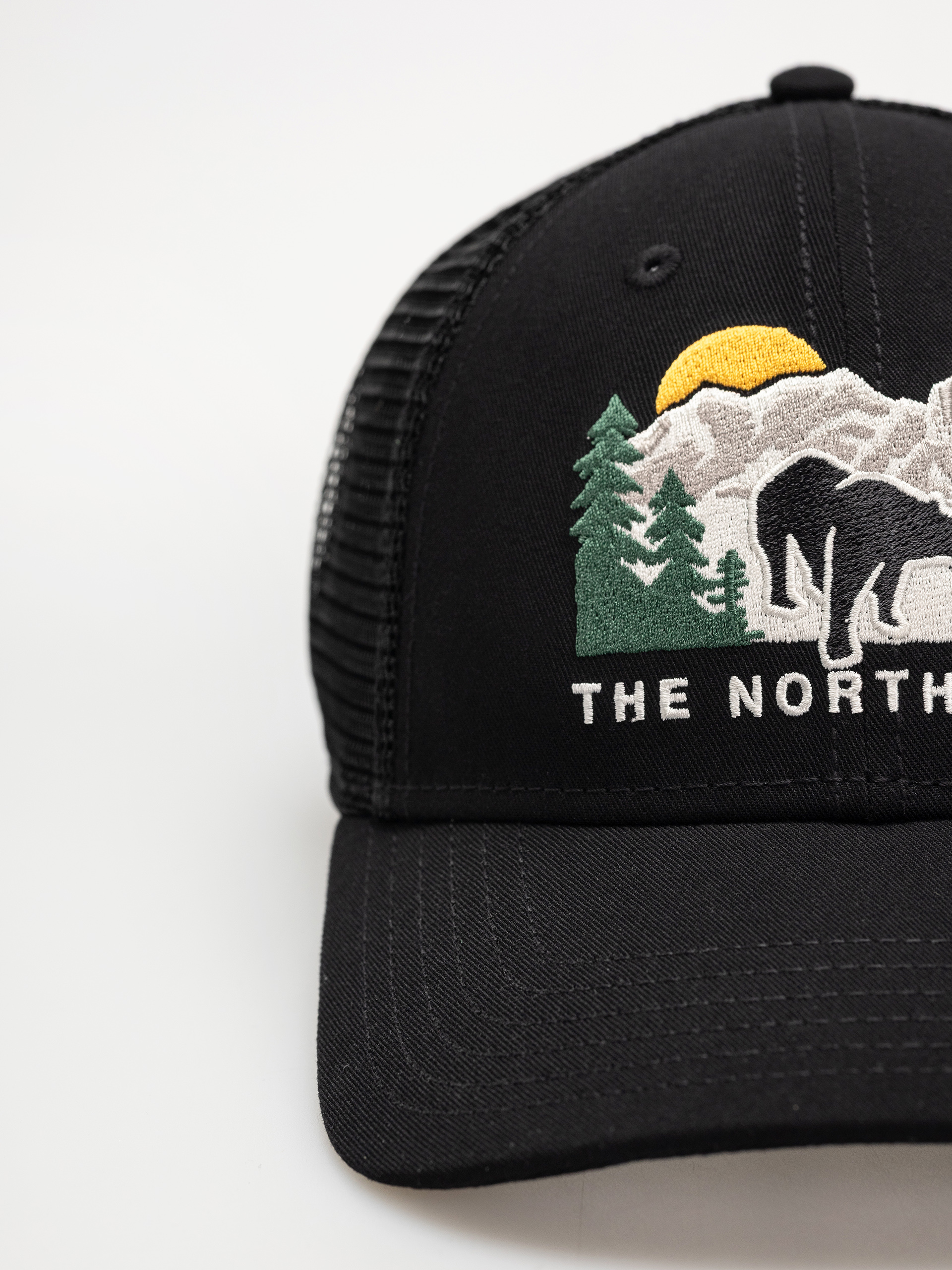 Šiltovka The North Face Embroidered Mudder Trucker (tnf black/tnf black/bear green)