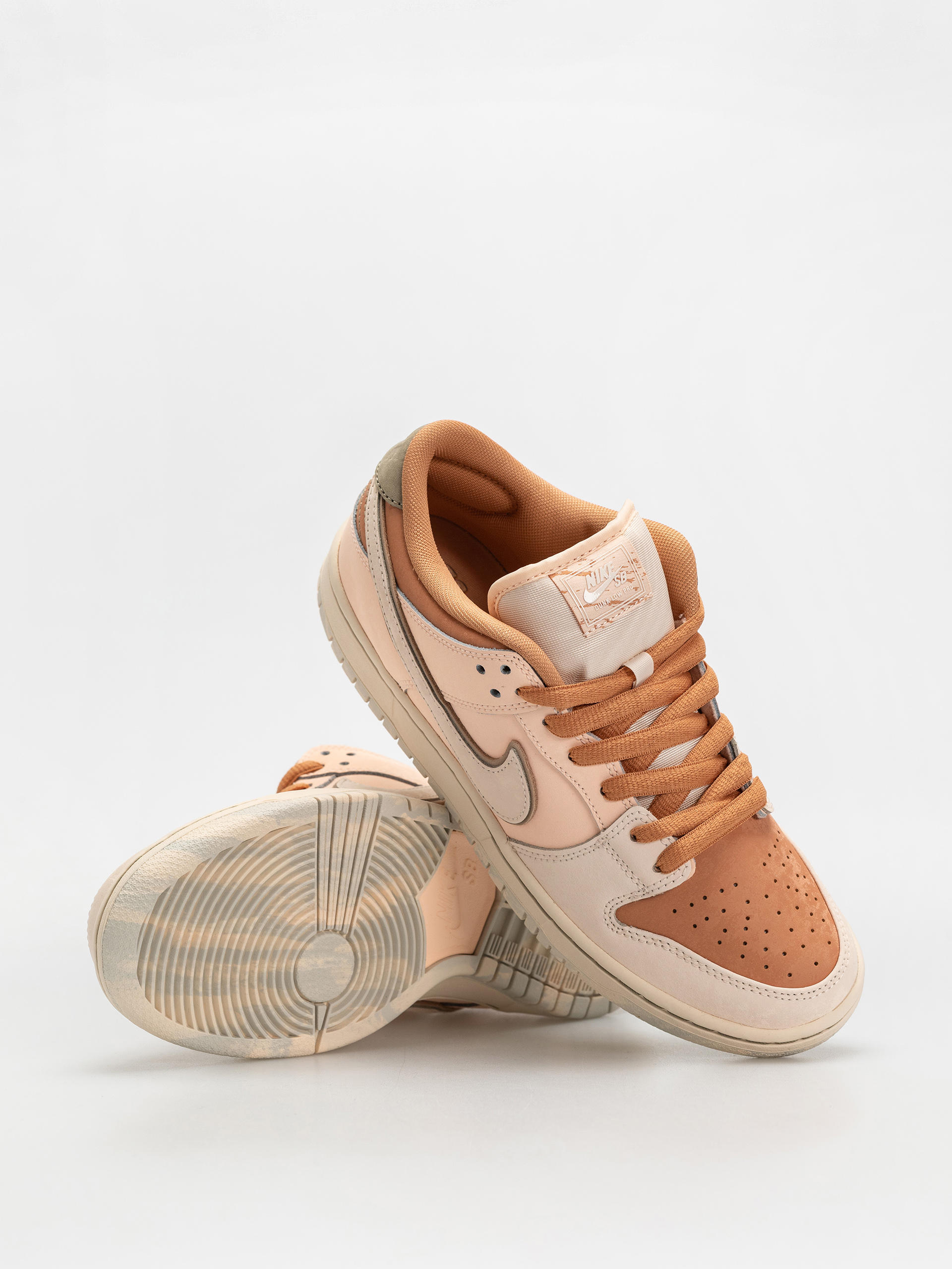 Topánky Nike SB Dunk Low Pro Prm (amber brown/guava ice crimson tint hemp)