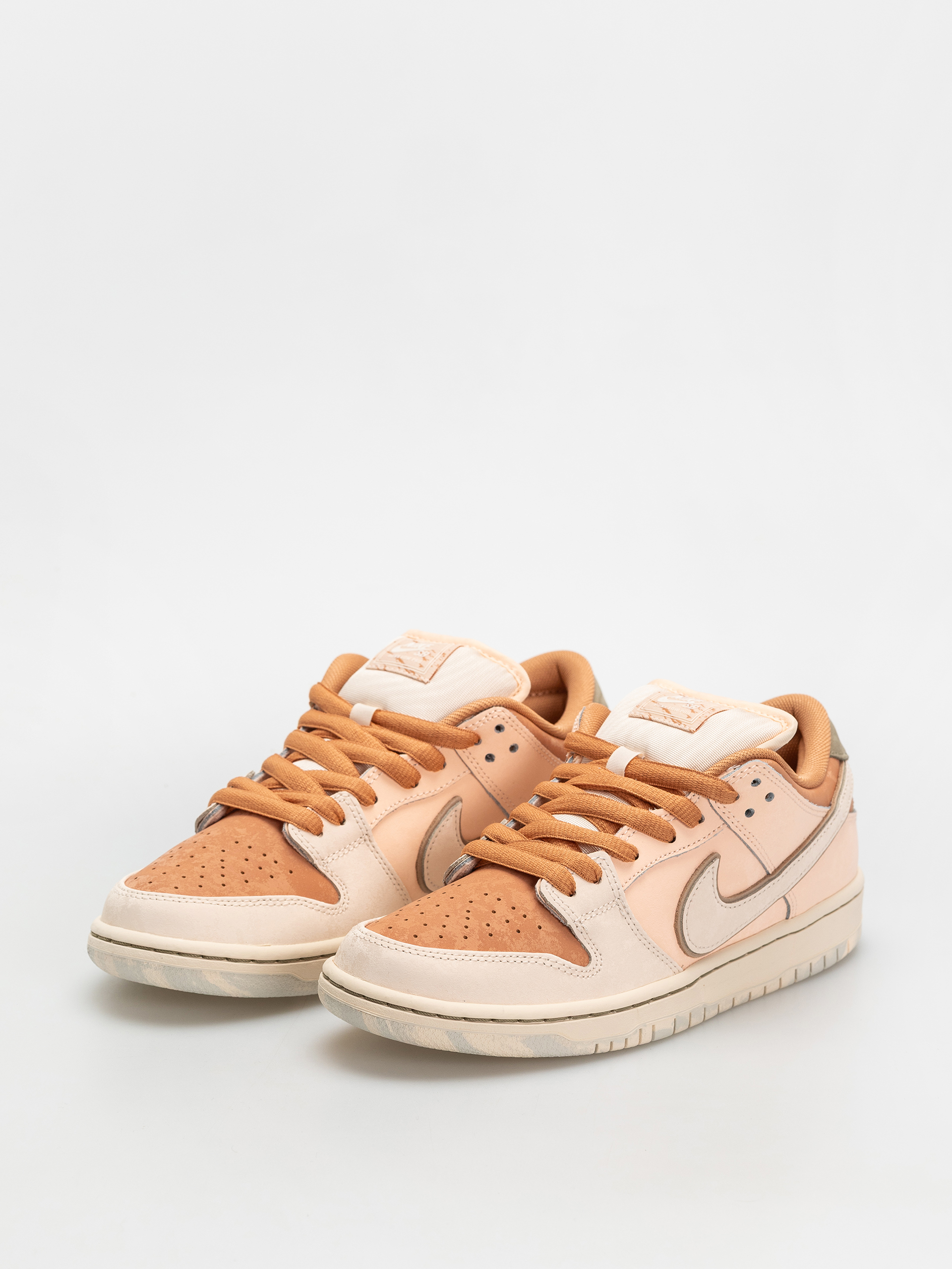 Topánky Nike SB Dunk Low Pro Prm (amber brown/guava ice crimson tint hemp)