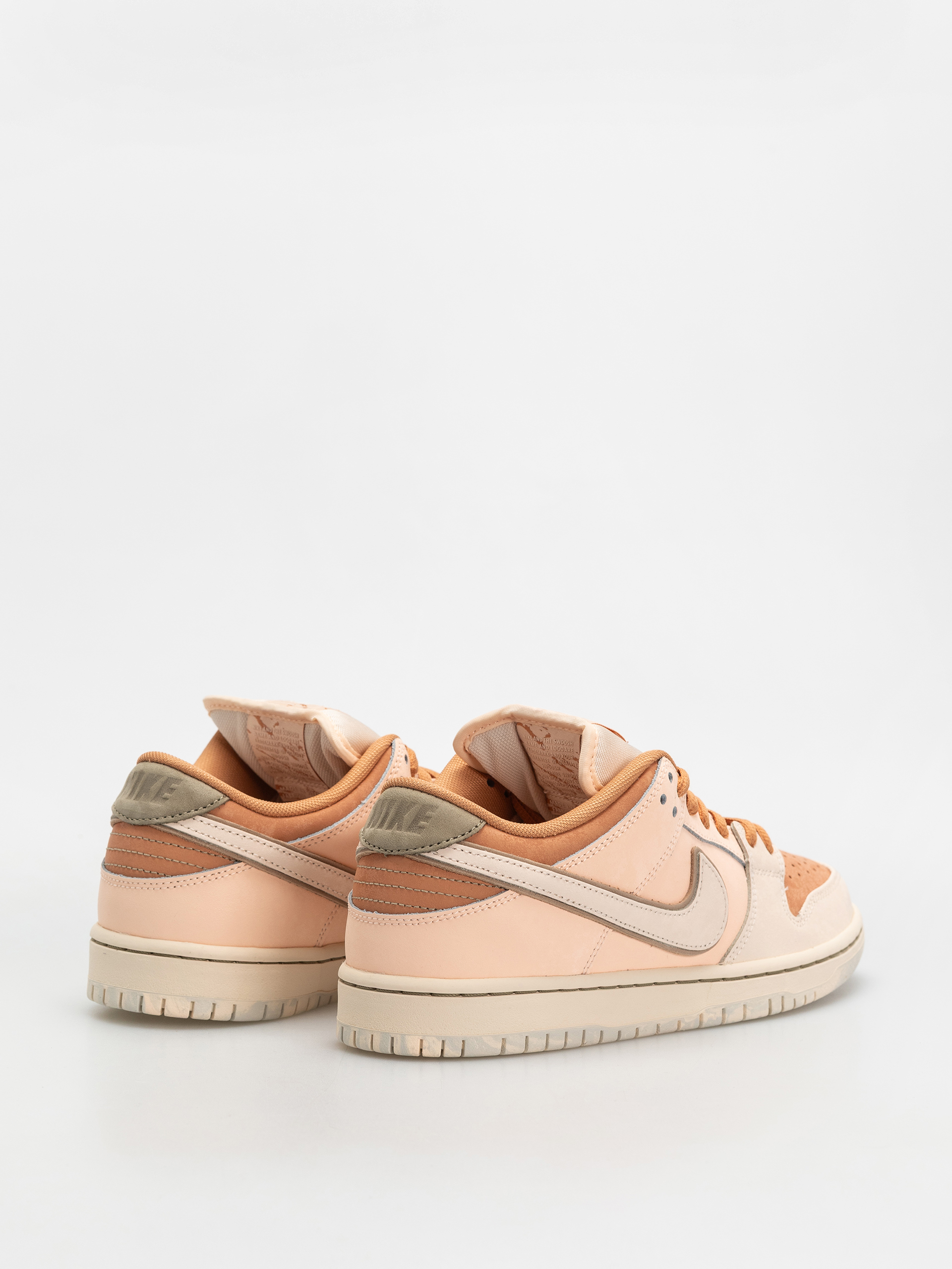 Topánky Nike SB Dunk Low Pro Prm (amber brown/guava ice crimson tint hemp)
