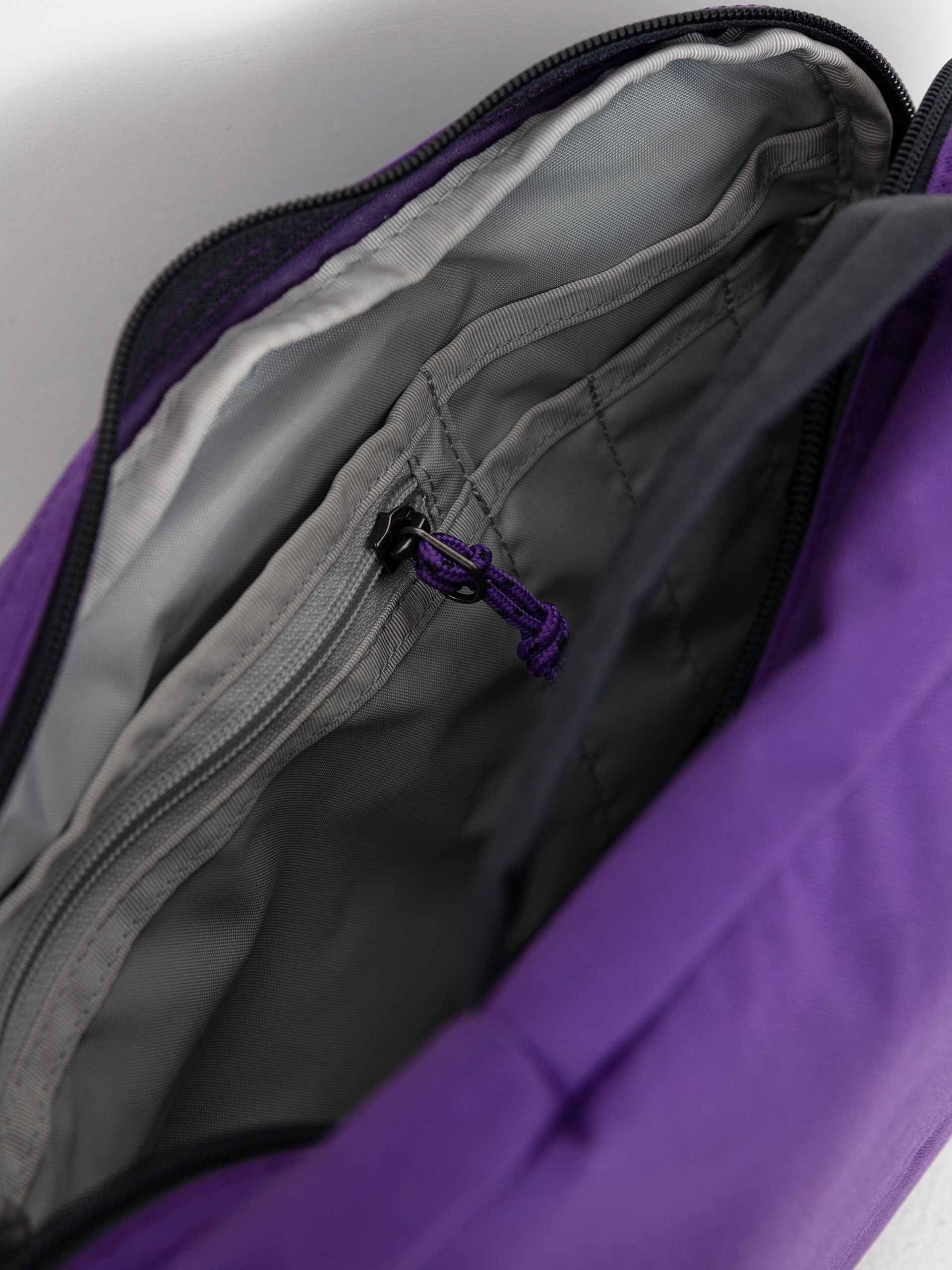 Ľadvinka Fjallraven Vardag Shoulder Bag 6 (violette coal black)