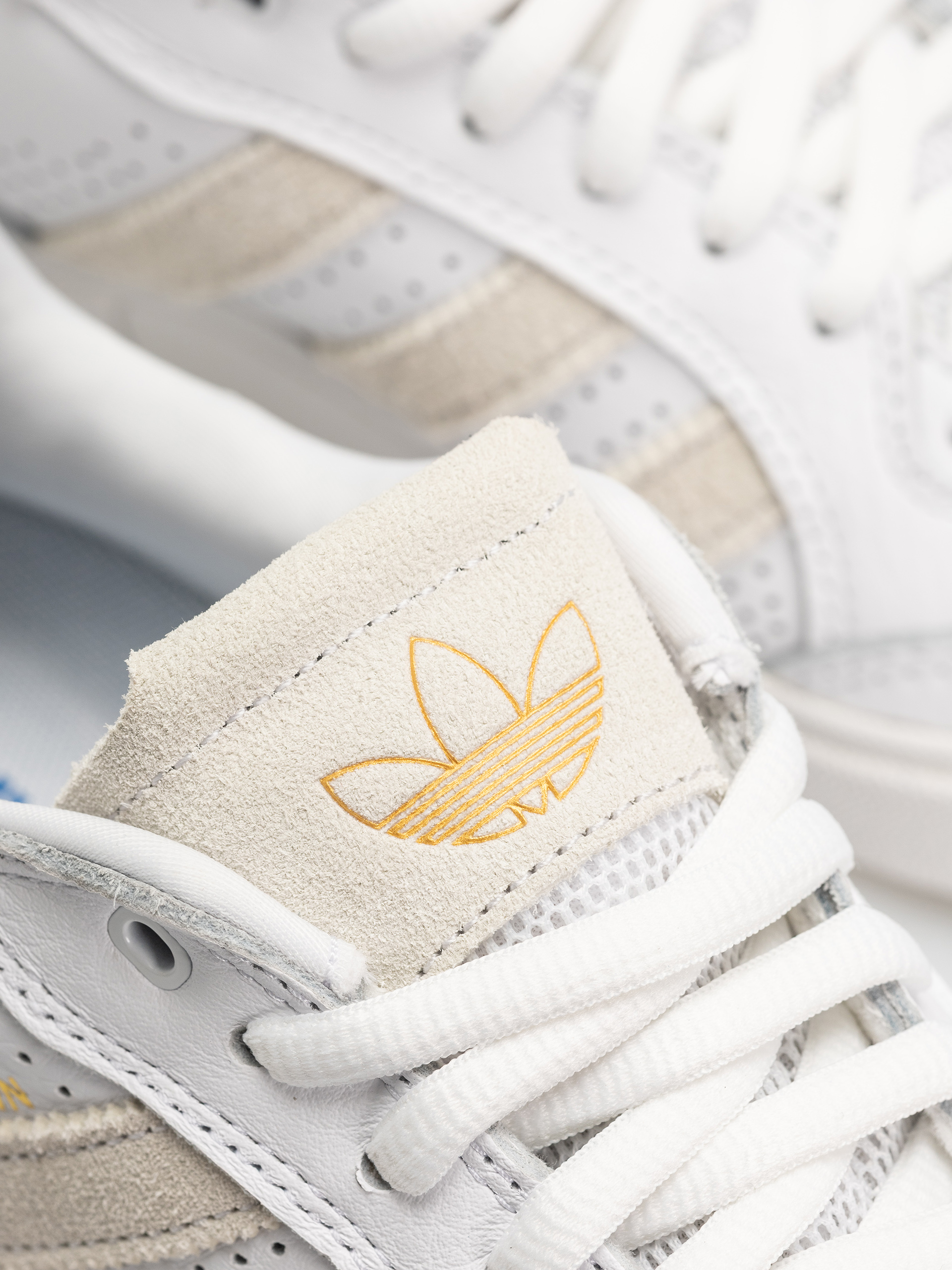 Topánky adidas Tyshawn Low (ftwwht/ftwwht/goldmt)