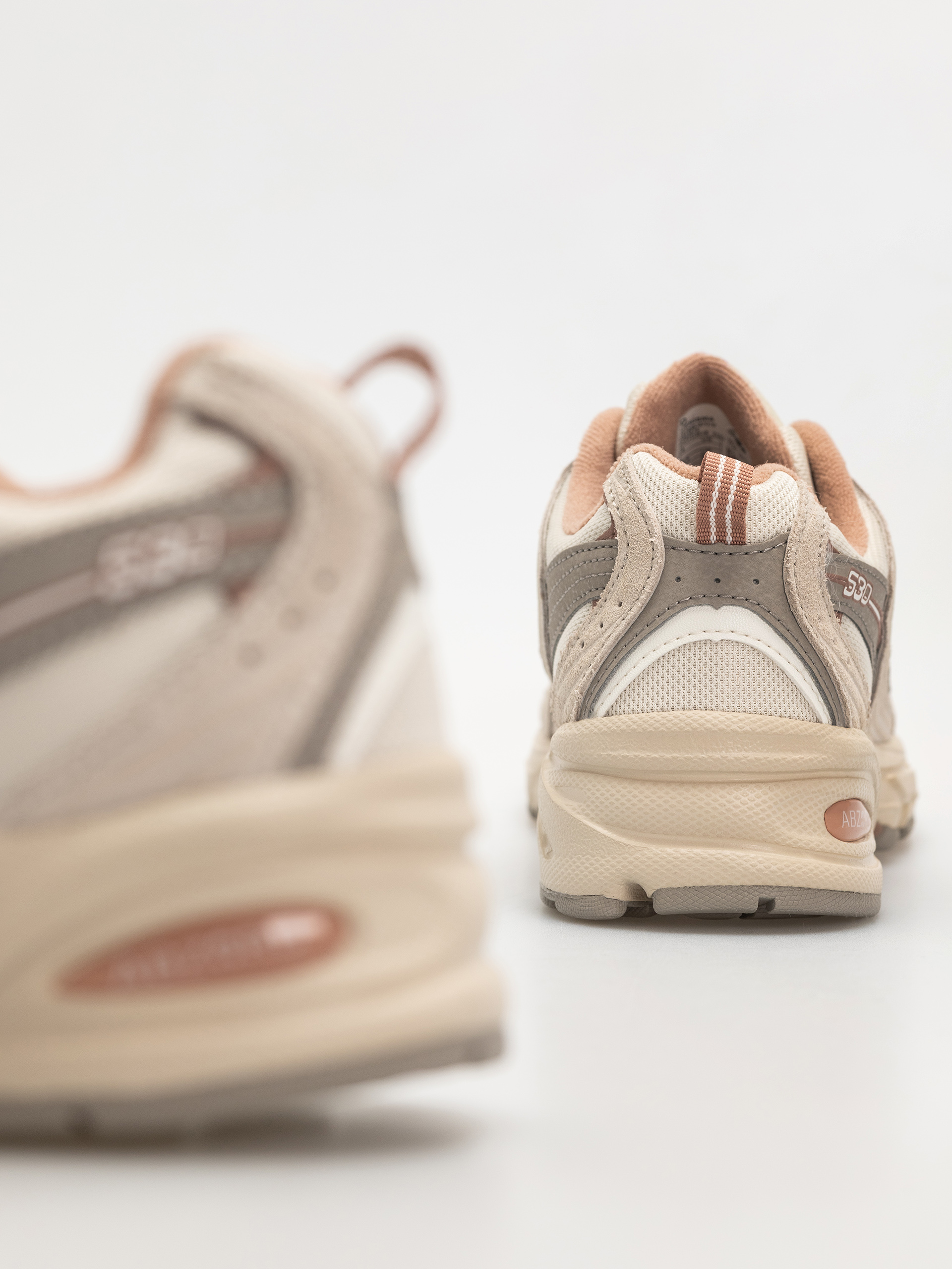 Topánky New Balance 530 (timberwolf)