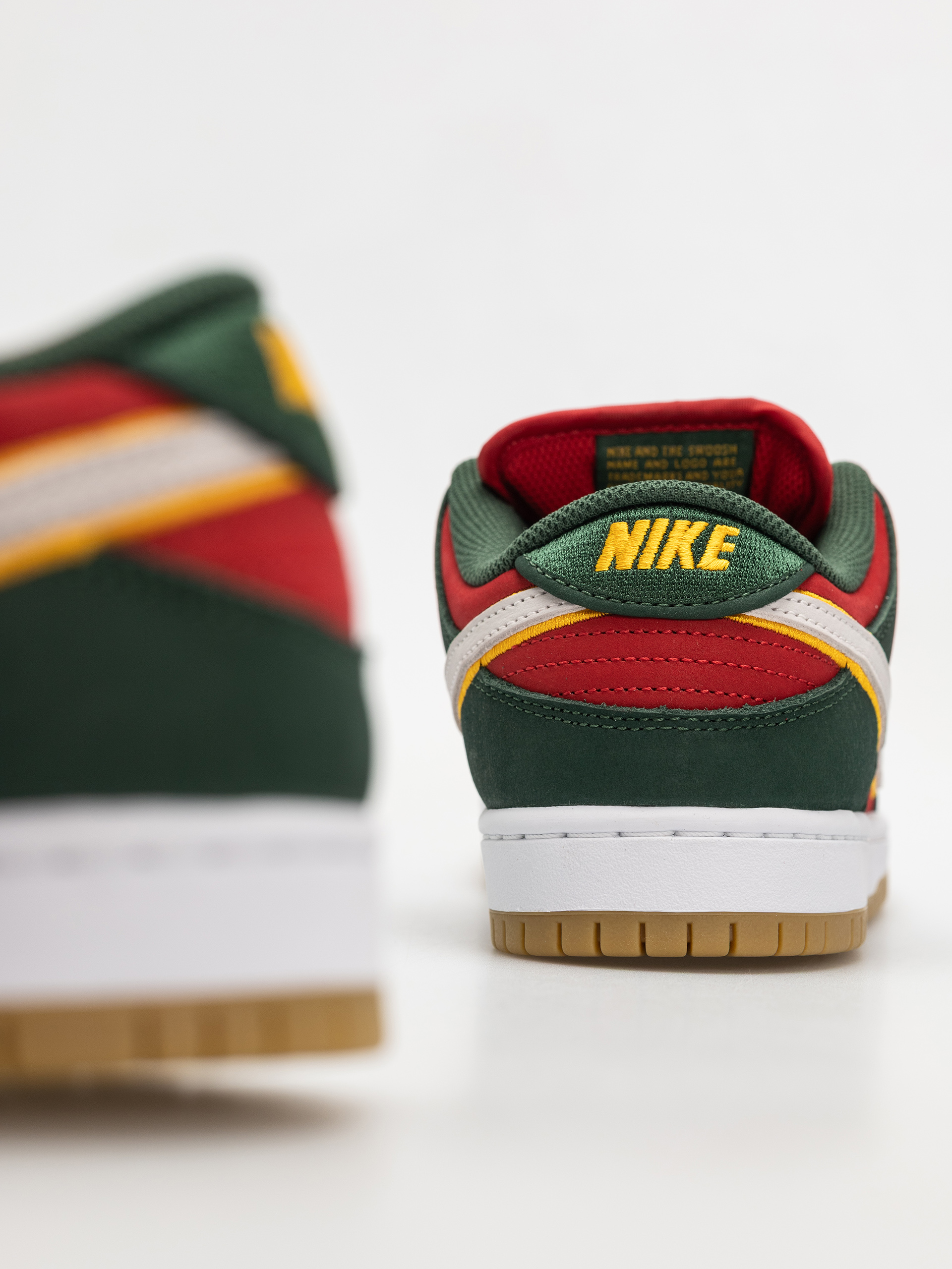 Topánky Nike SB Dunk Low Pro Prm (fir/white university gold fire red)