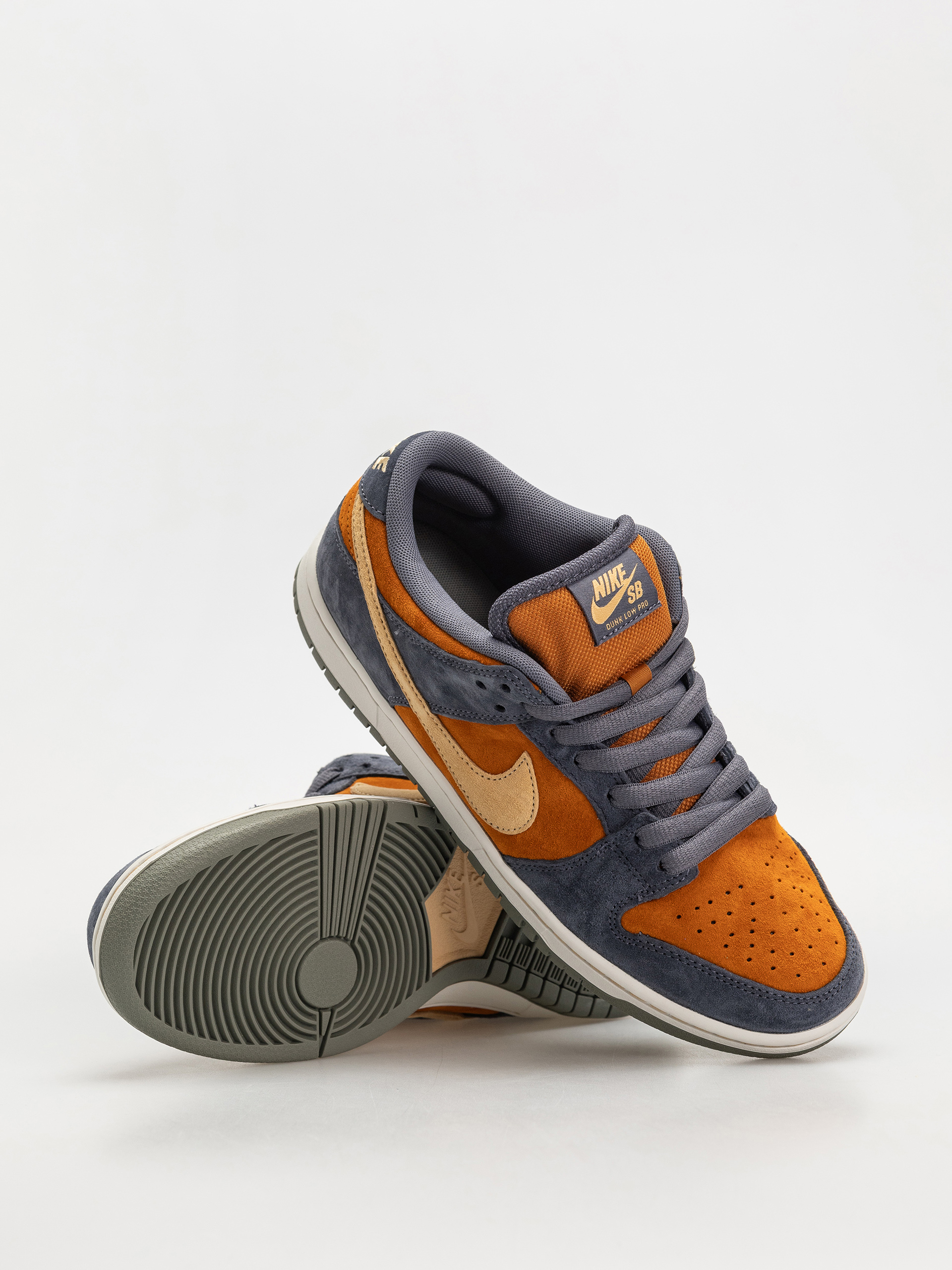 Topánky Nike SB Dunk Low Pro (light carbon/sesame monarch summit white)