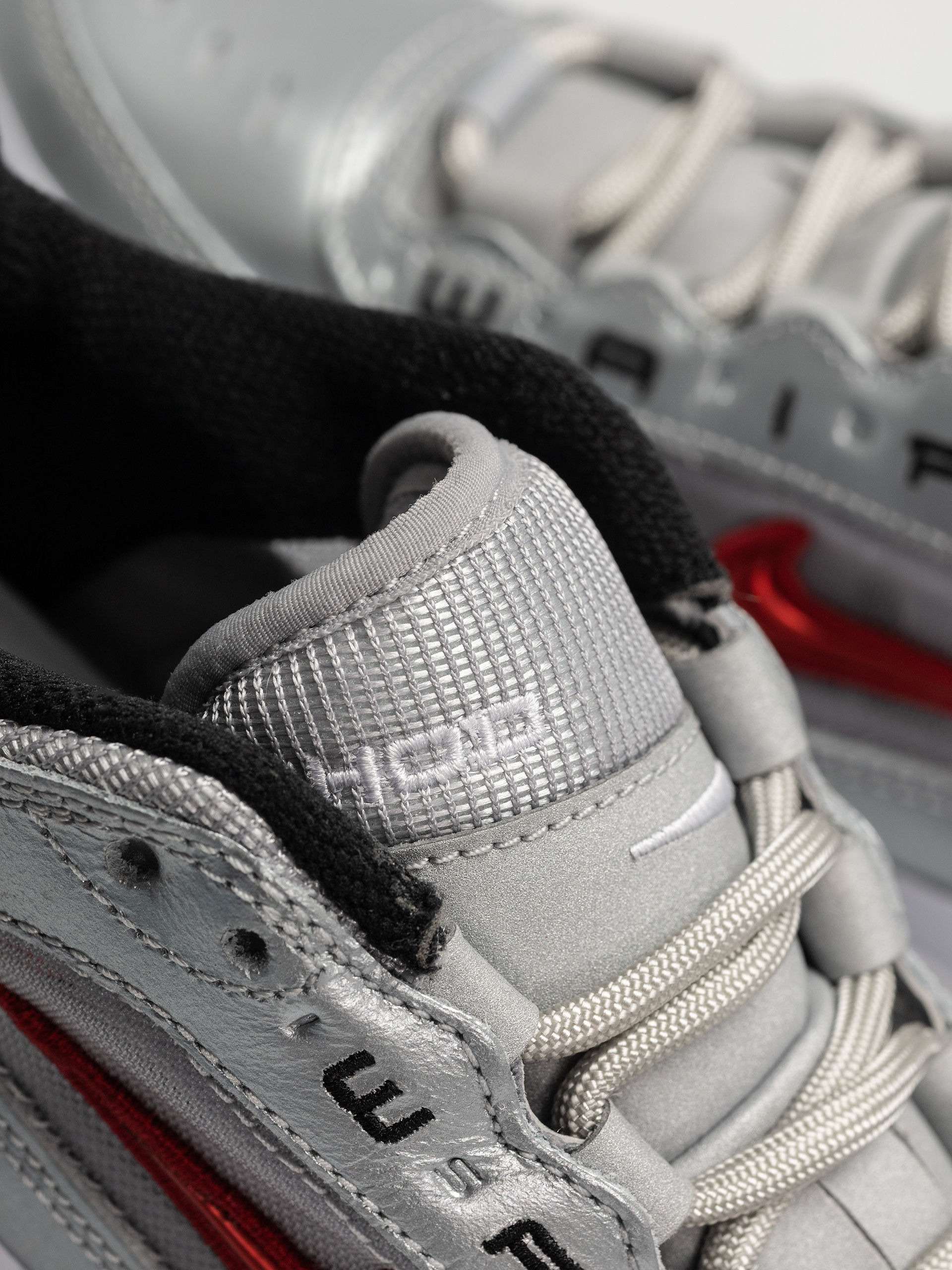 Topánky Nike SB AIR MAX ISHOD PRM (metallic silver/varsity red)