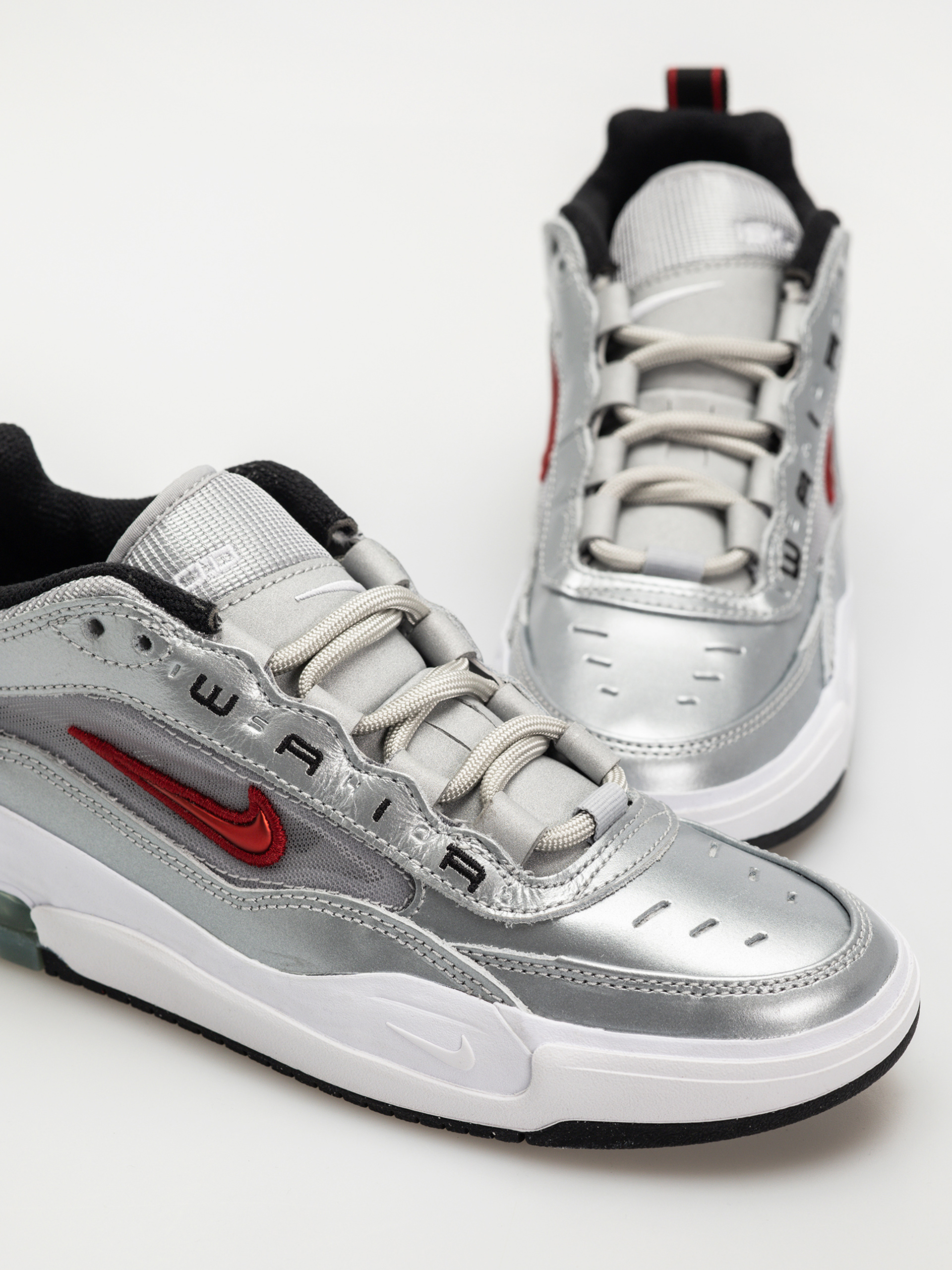 Topánky Nike SB AIR MAX ISHOD PRM (metallic silver/varsity red)