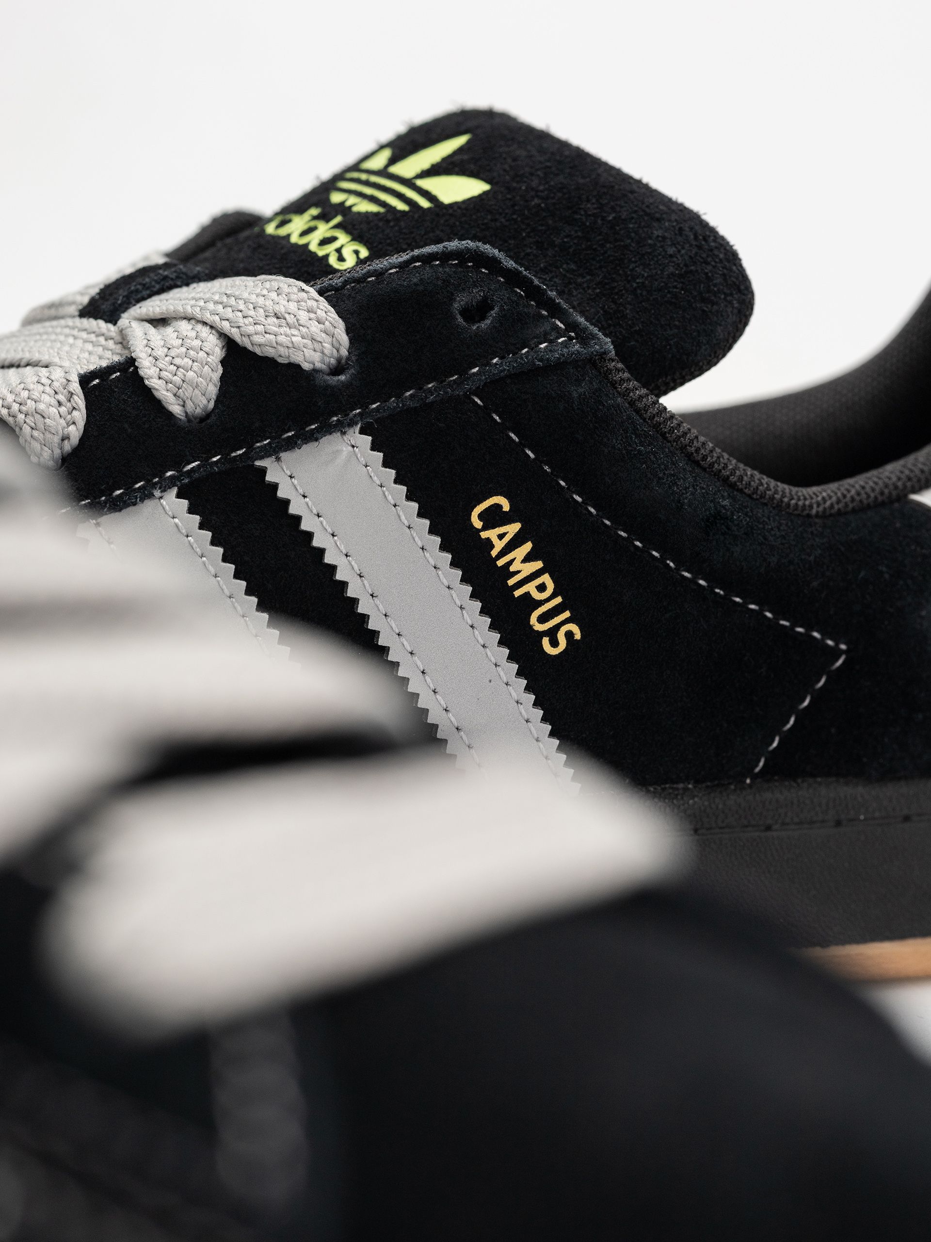 Topánky adidas Campus Adv (cblack/gretwo/goldmt)