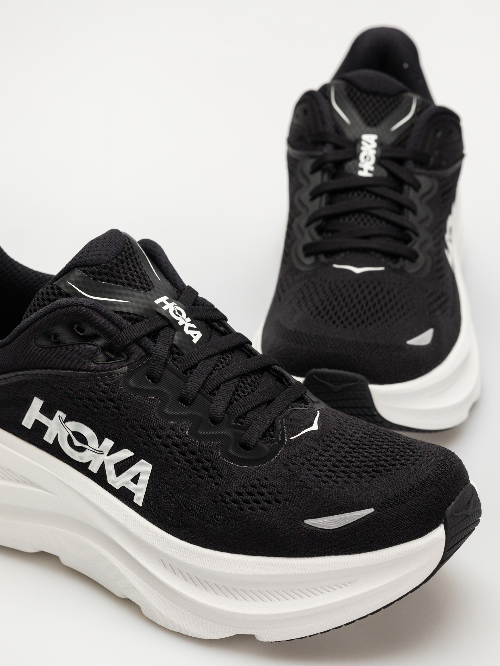Topánky Hoka Bondi 9 (black/white)