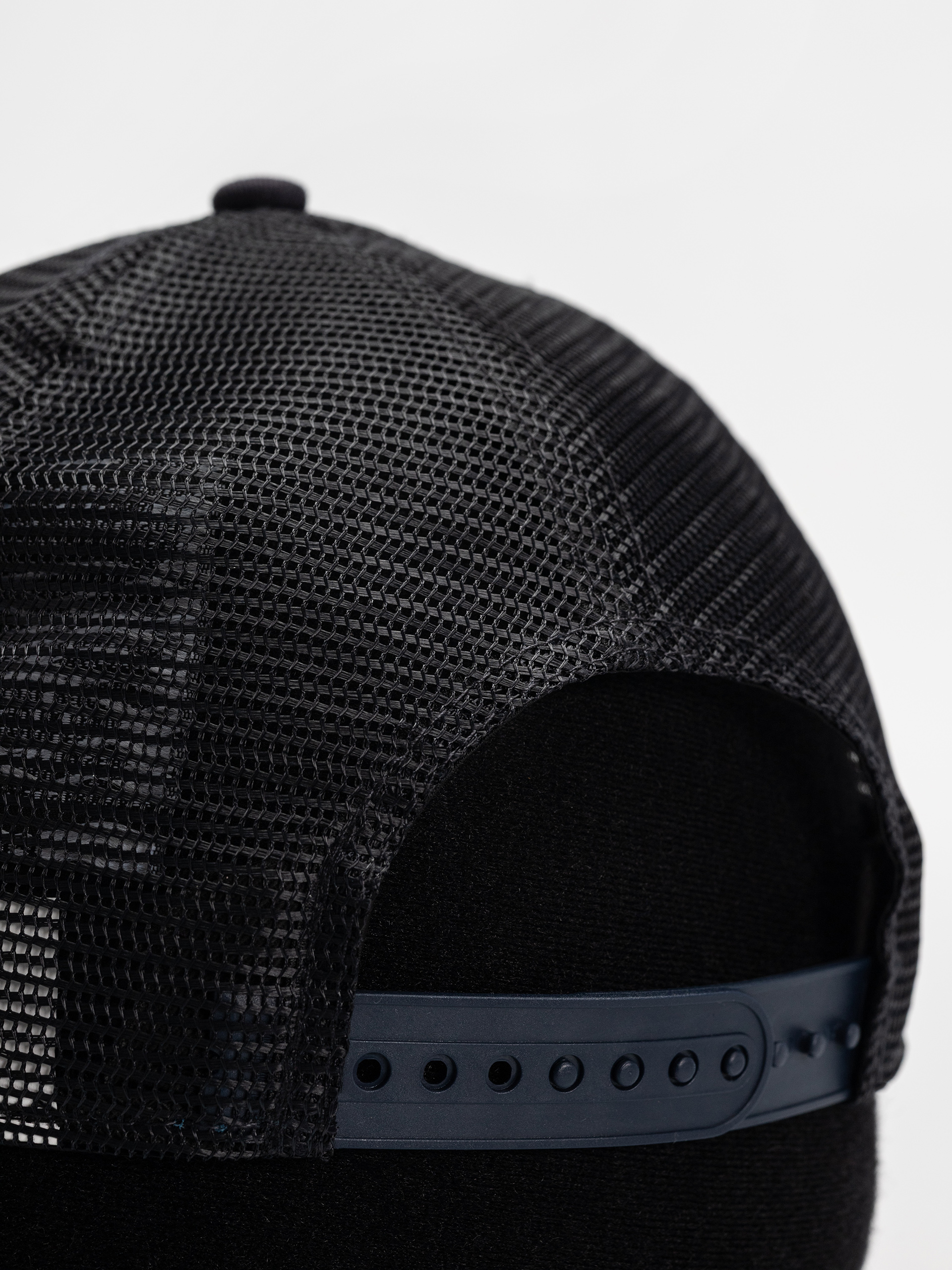 Šiltovka New Era License Plate Trucker (navy)