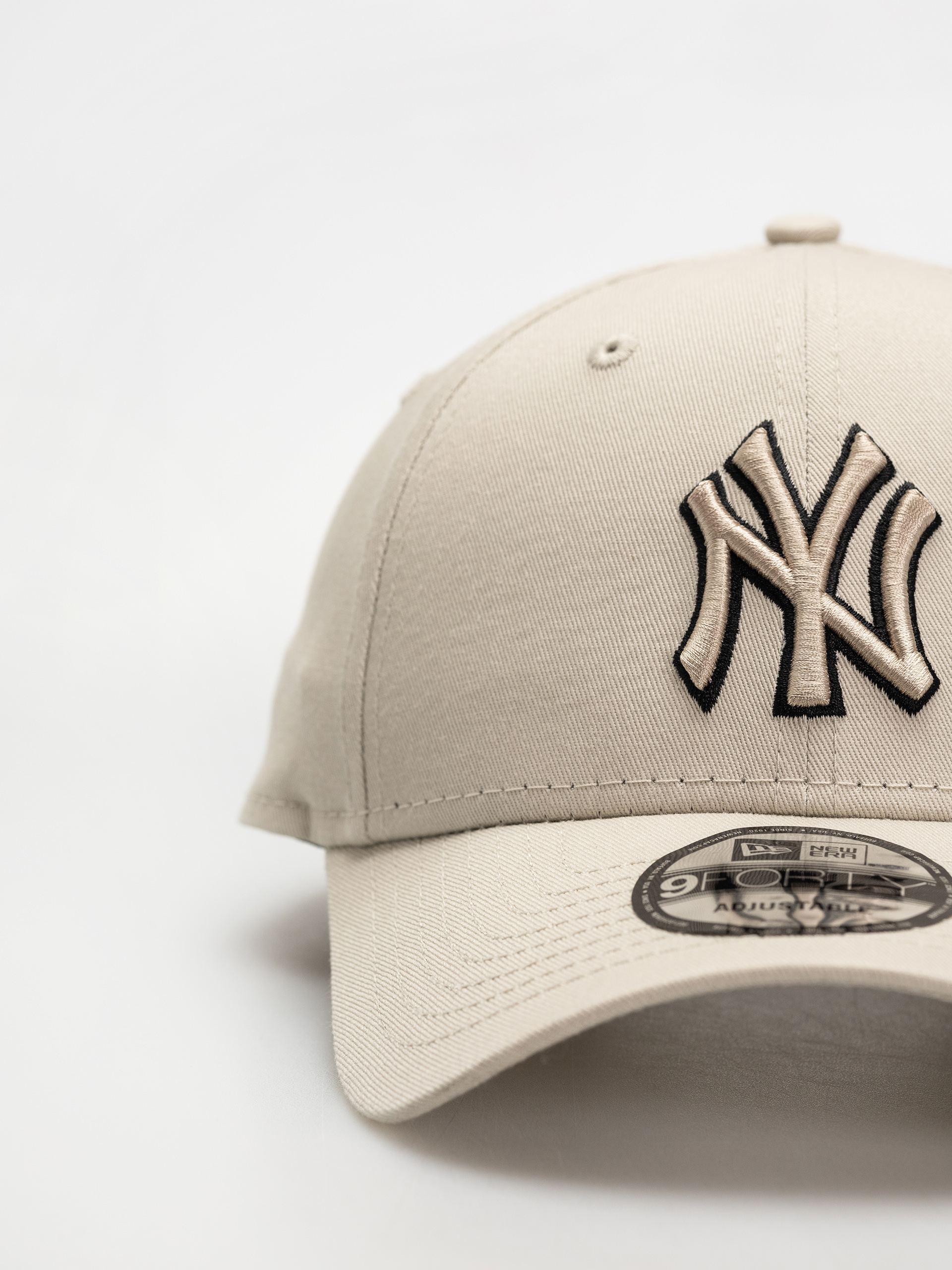 Šiltovka New Era Team Outline 9Forty New York Yankees (light beige)