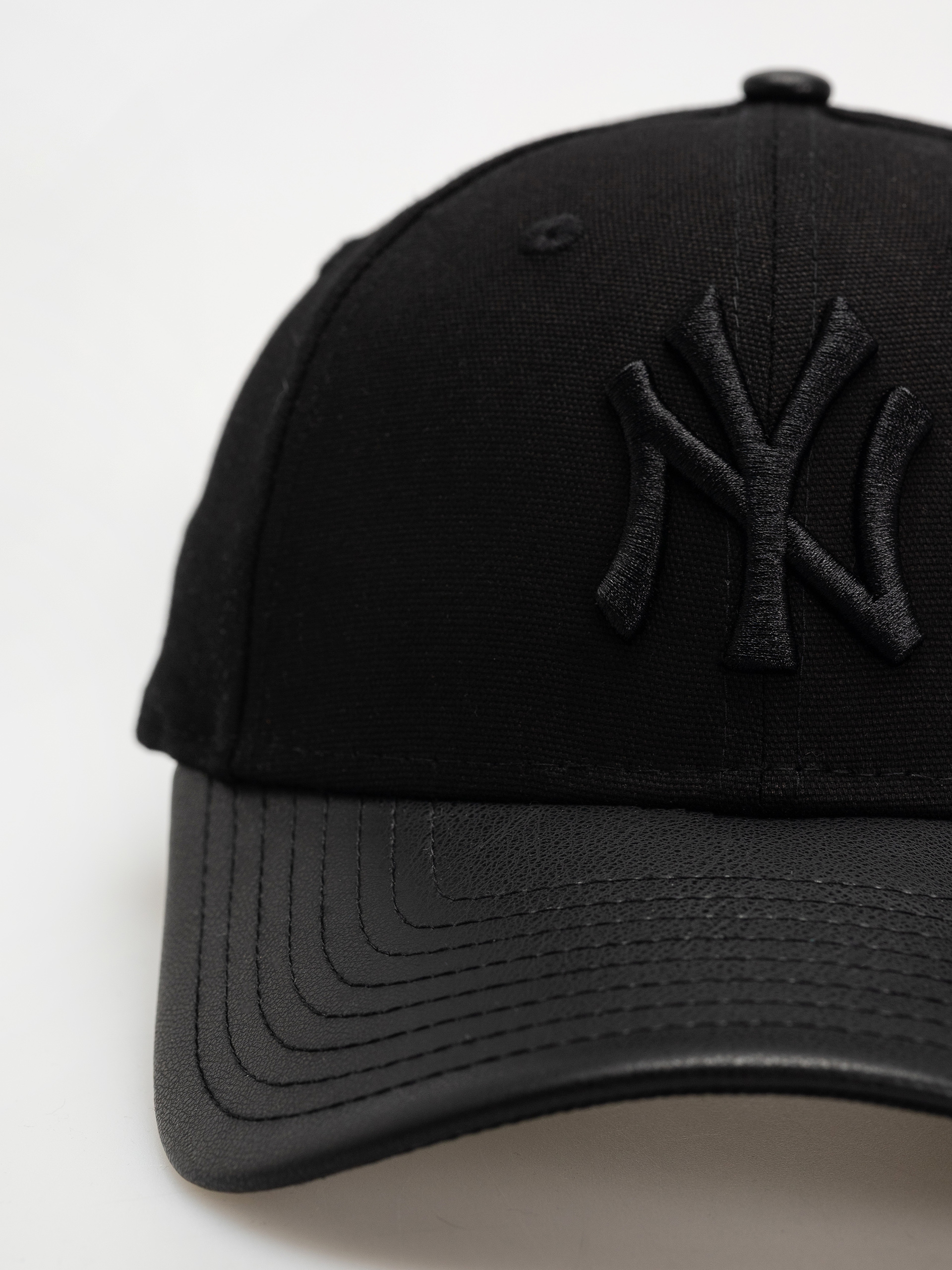 Šiltovka New Era Pu Visor 9Forty New York Yankees Wmn (black)