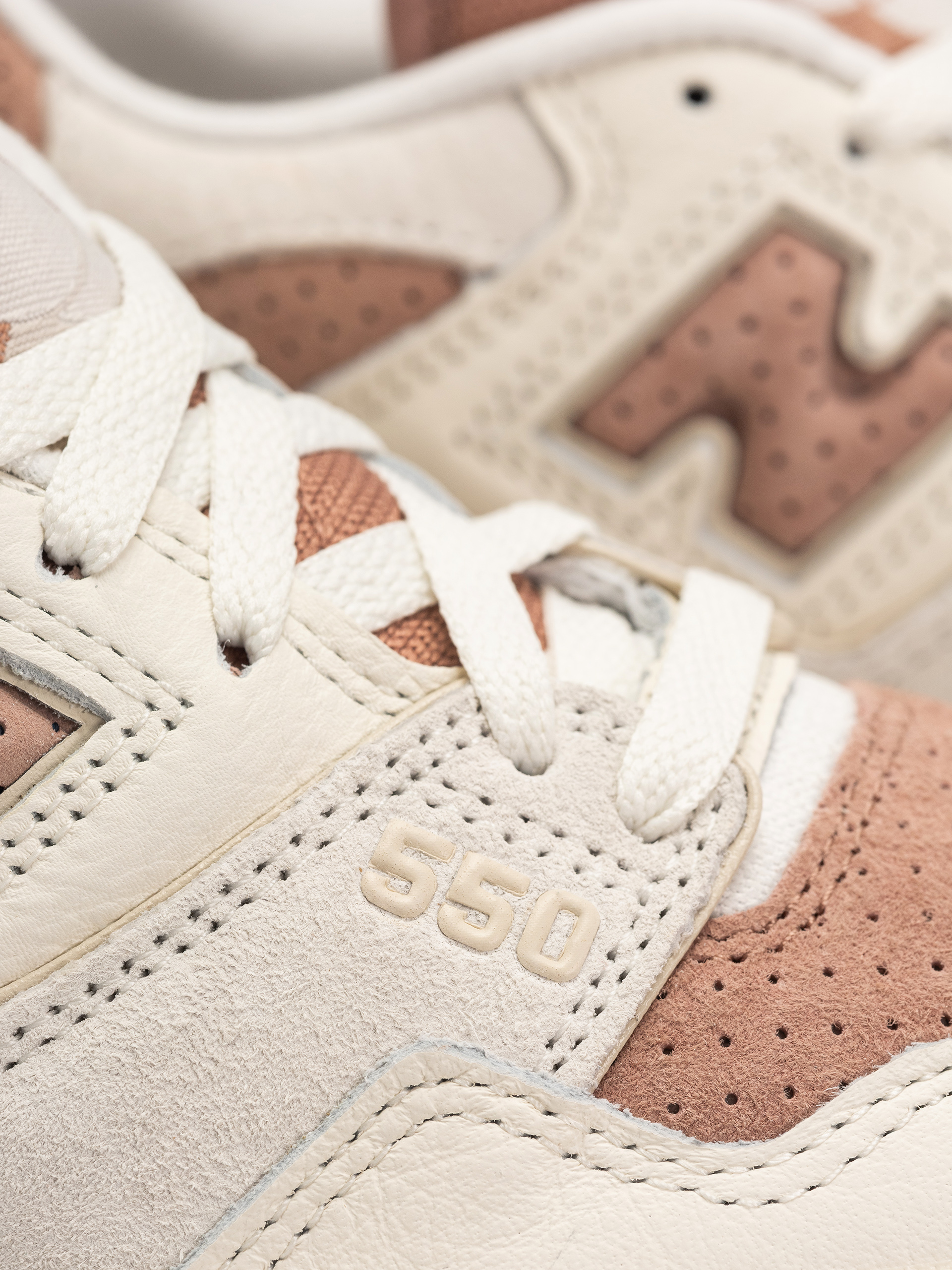 Topánky New Balance 550 Wmn (sea salt)