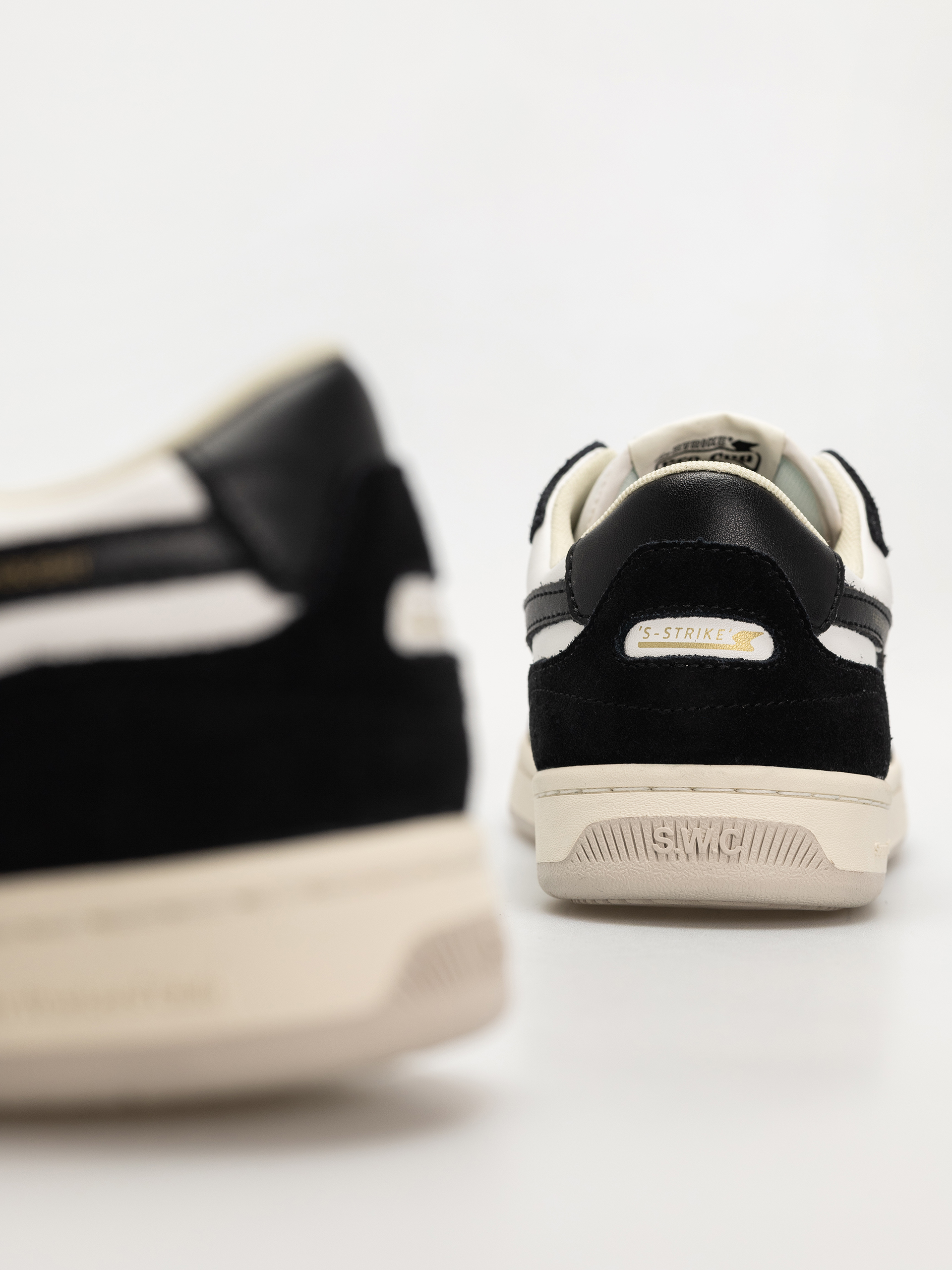 Topánky Stepney Workers Club Pro Cup 01 S-Strike (black white)