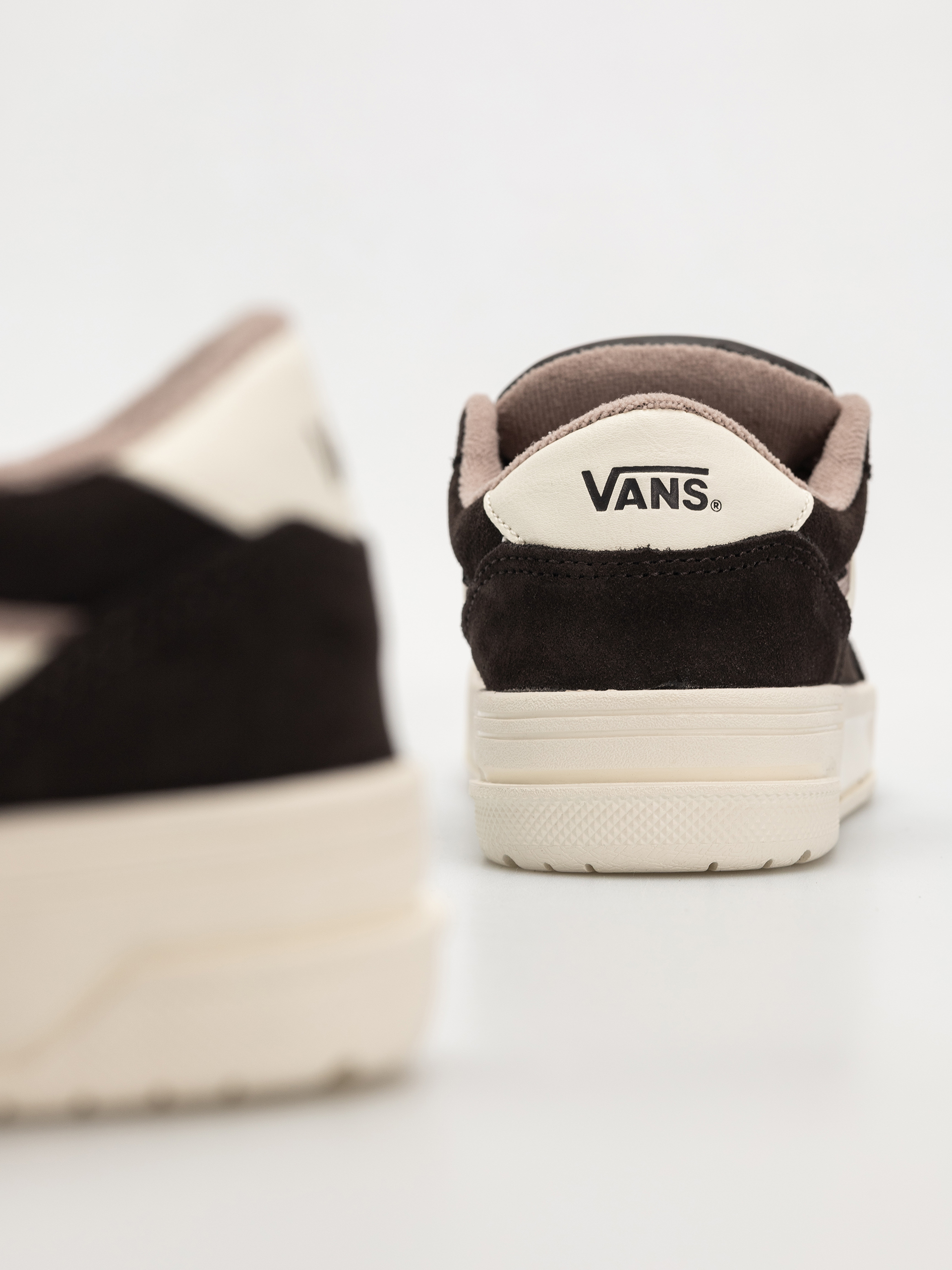 Topánky Vans Hylane (after dark)