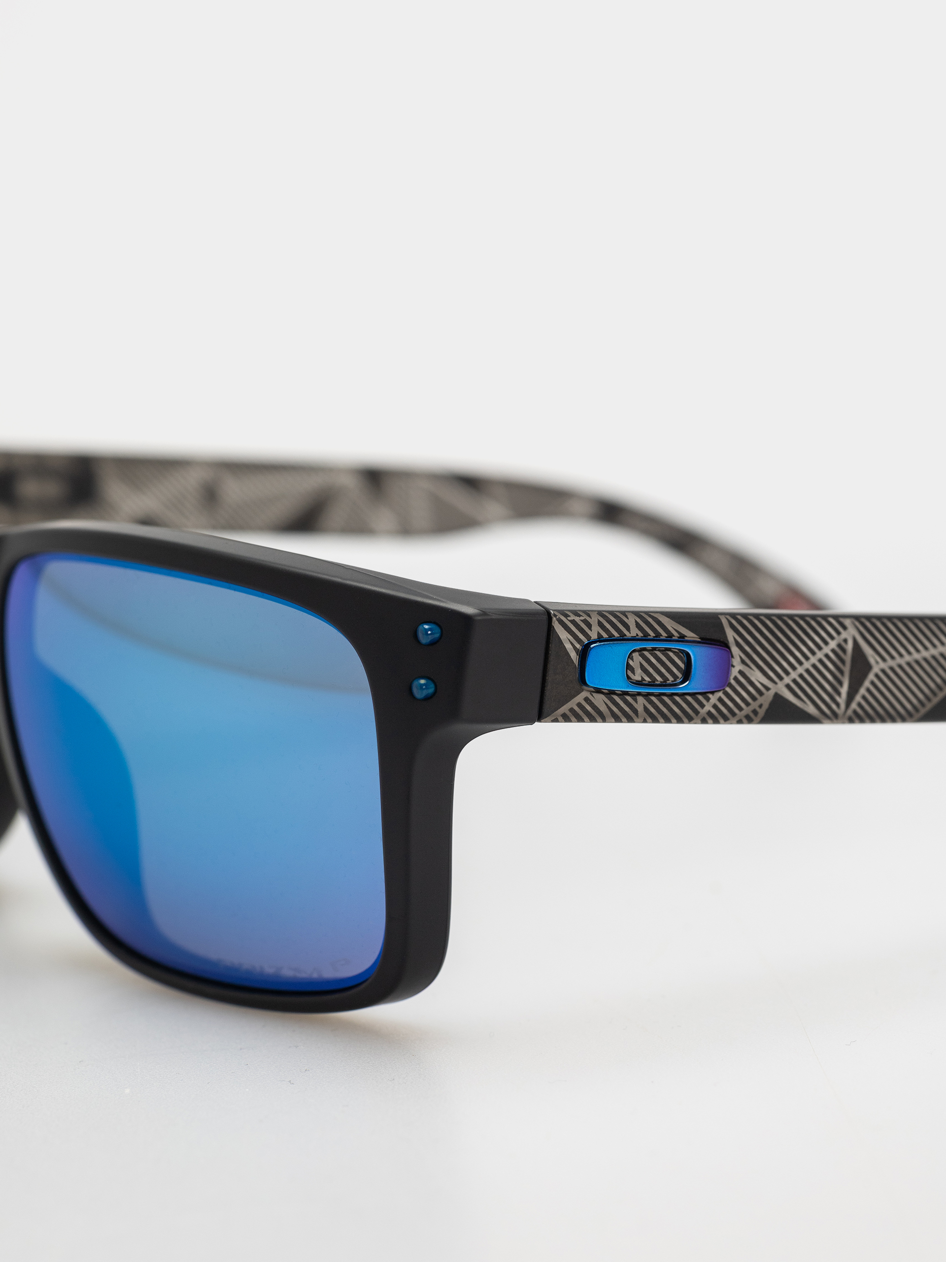 Slnečné okuliare Oakley Holbrook (matte black/prizm sapphr irid polar)