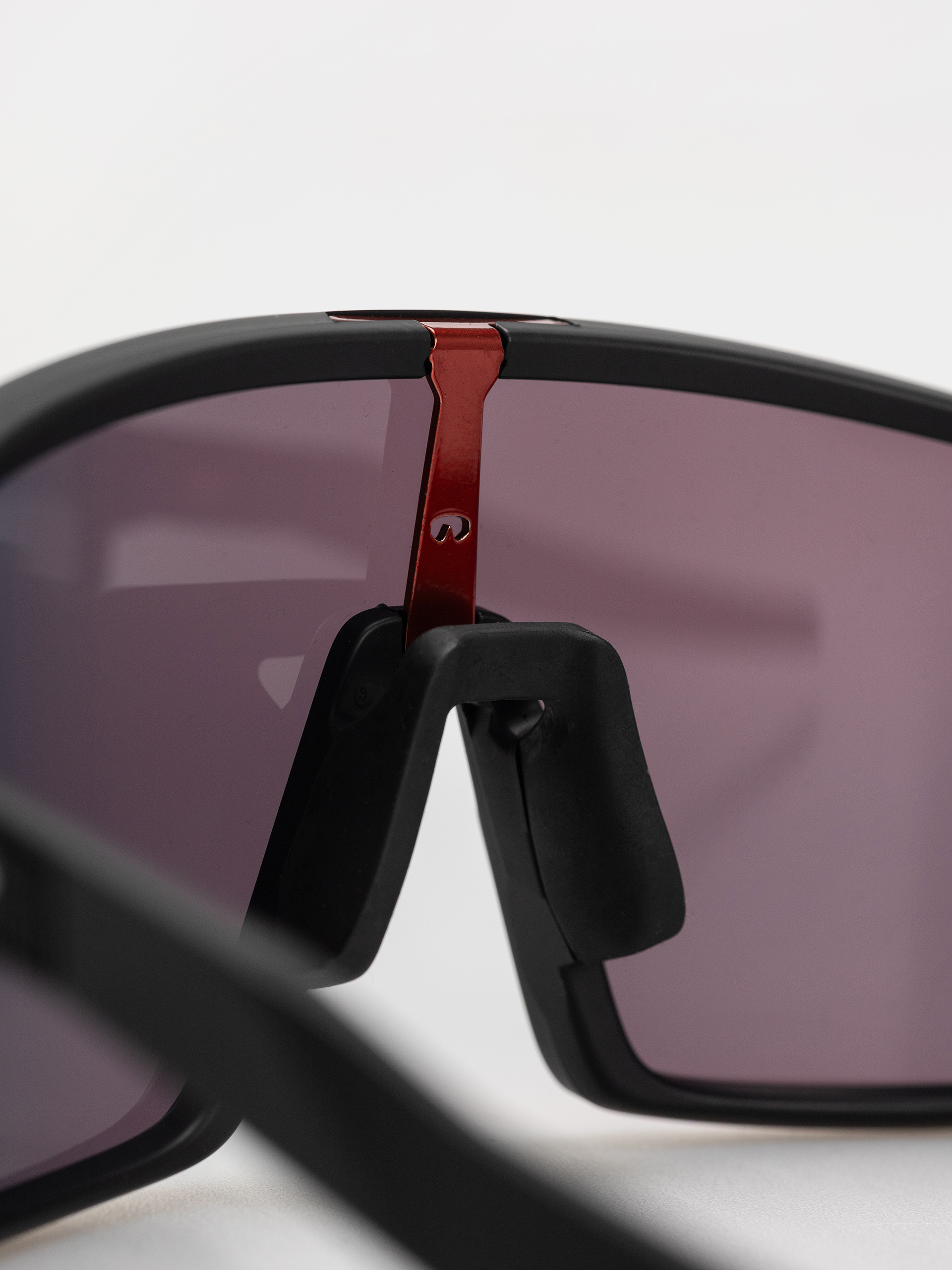 Slnečné okuliare Oakley Sutro (matte black/prizm road)