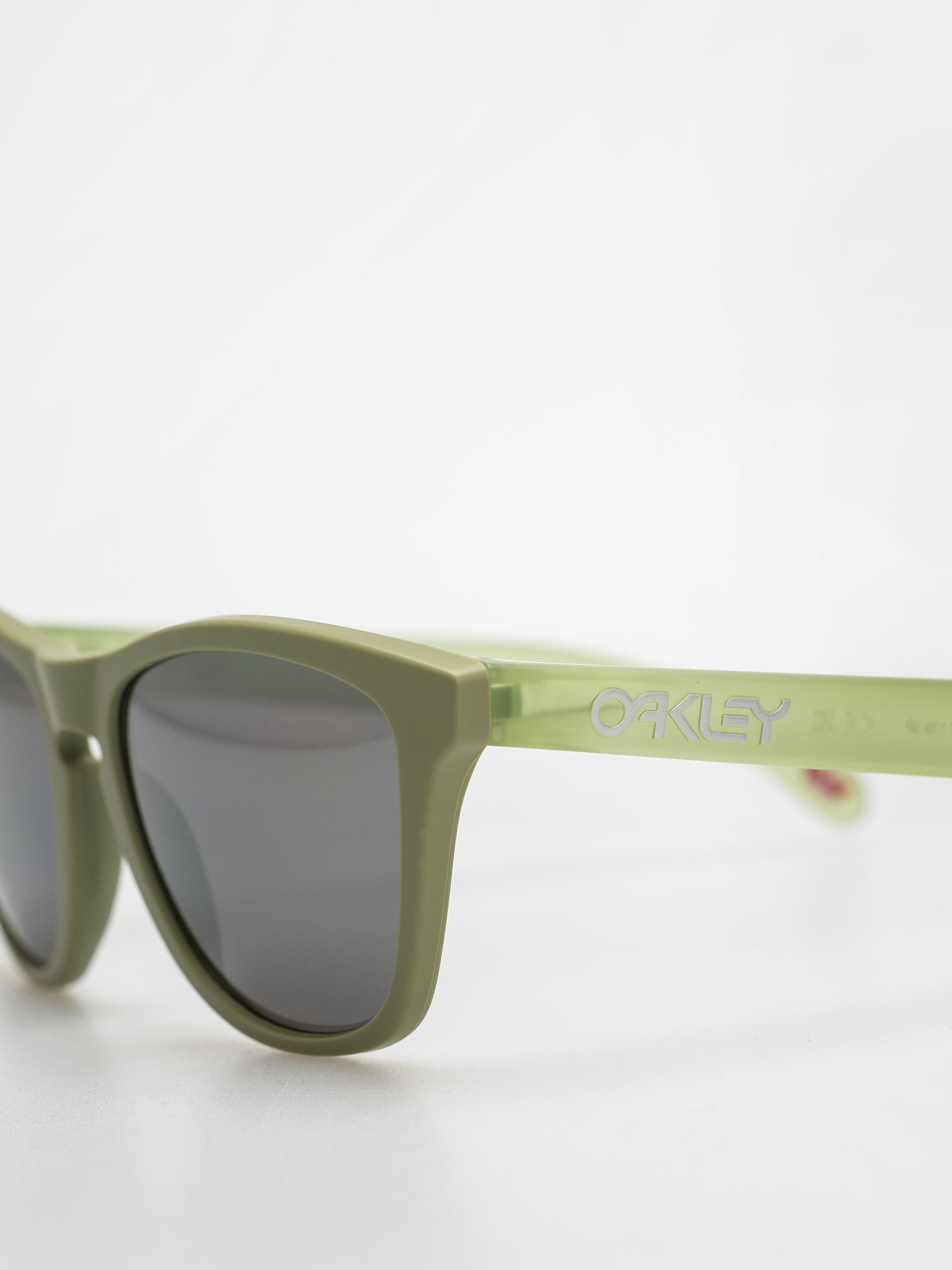 Slnečné okuliare Oakley Frogskins (matte fern/prizm black polar)