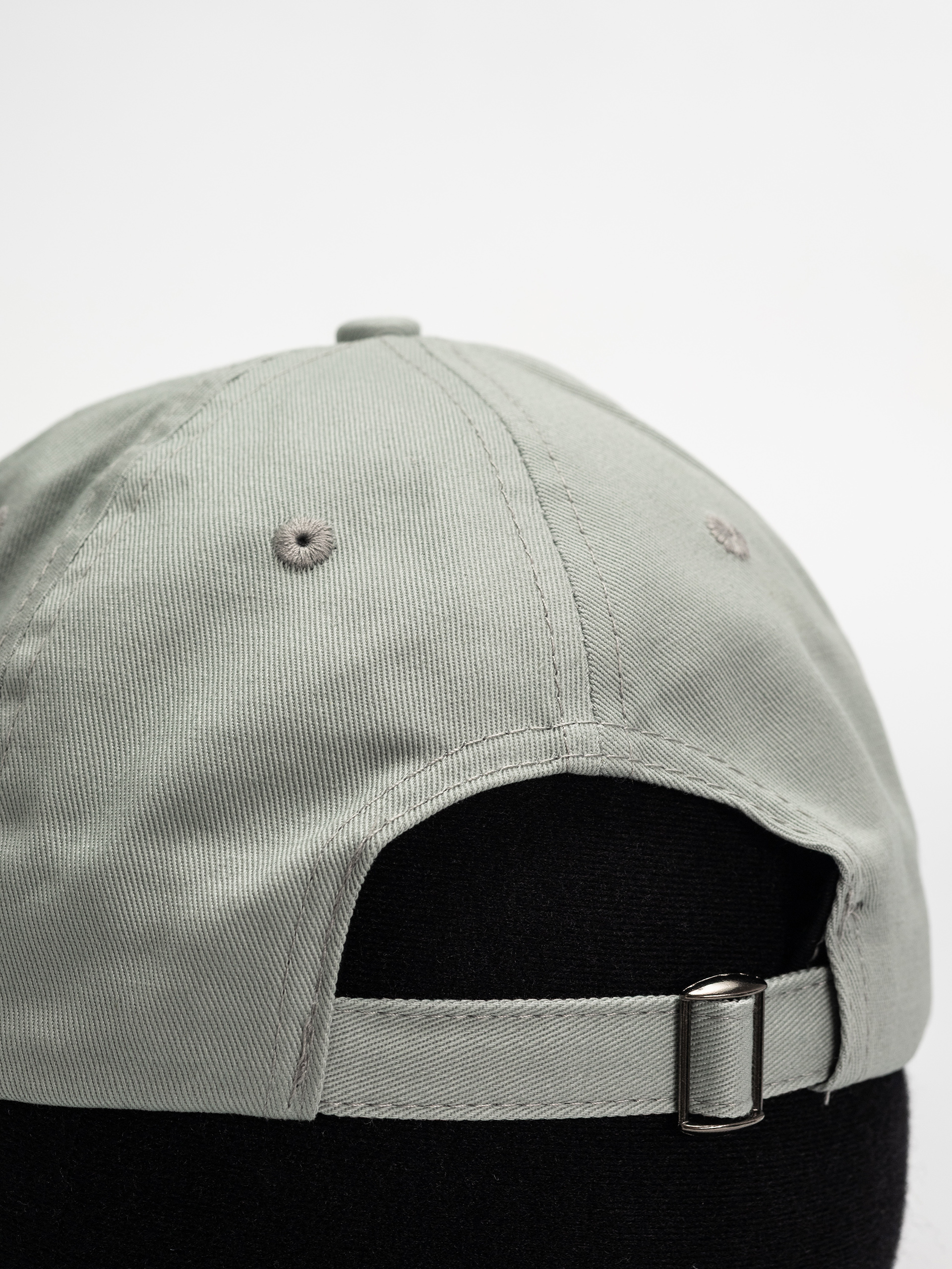 Šiltovka Santa Cruz Guzman Skull (moon rock)