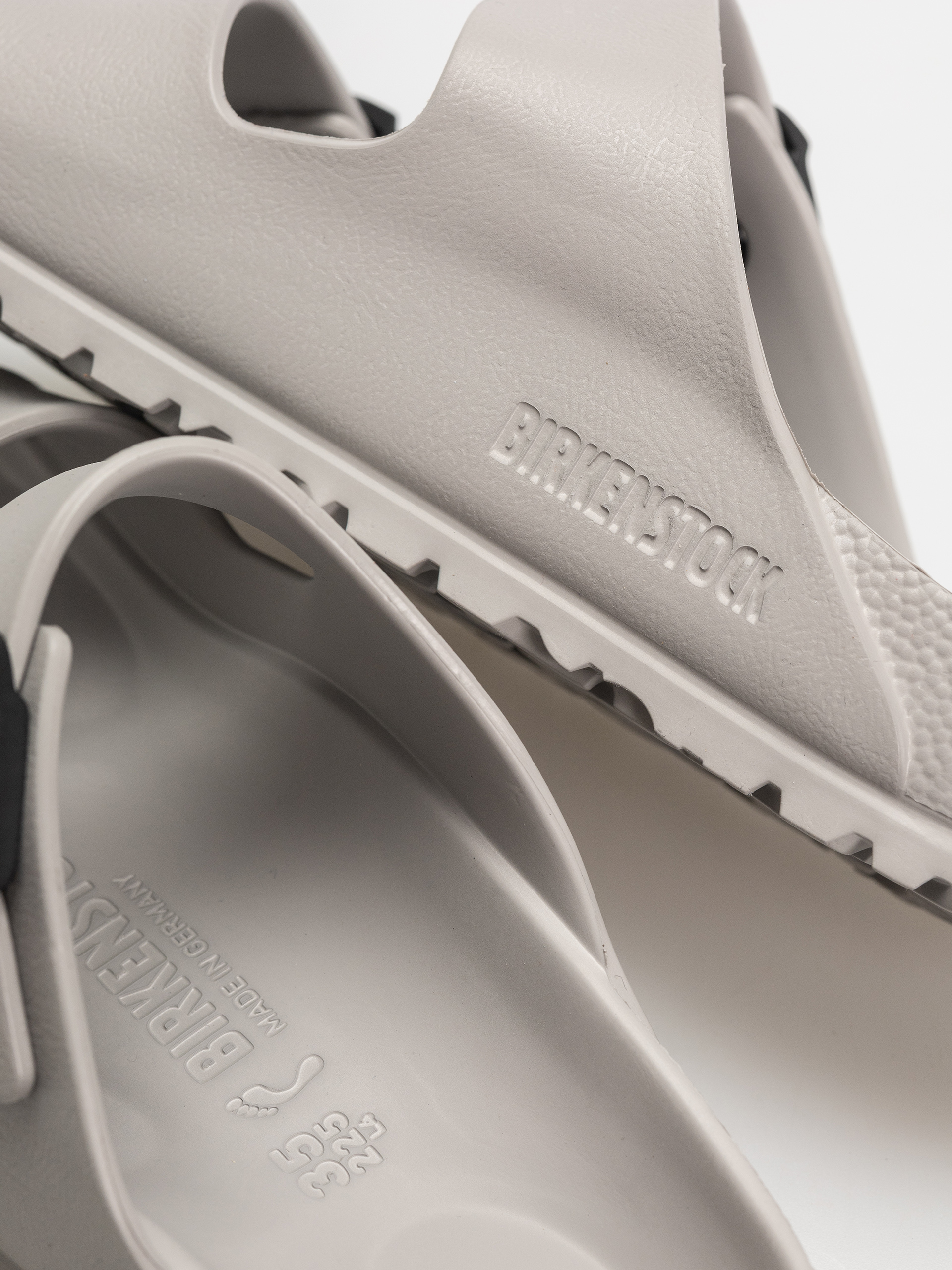 Šľapky Birkenstock Arizona Stealth Buckle EVA Narrow Wmn (stone coin/black)