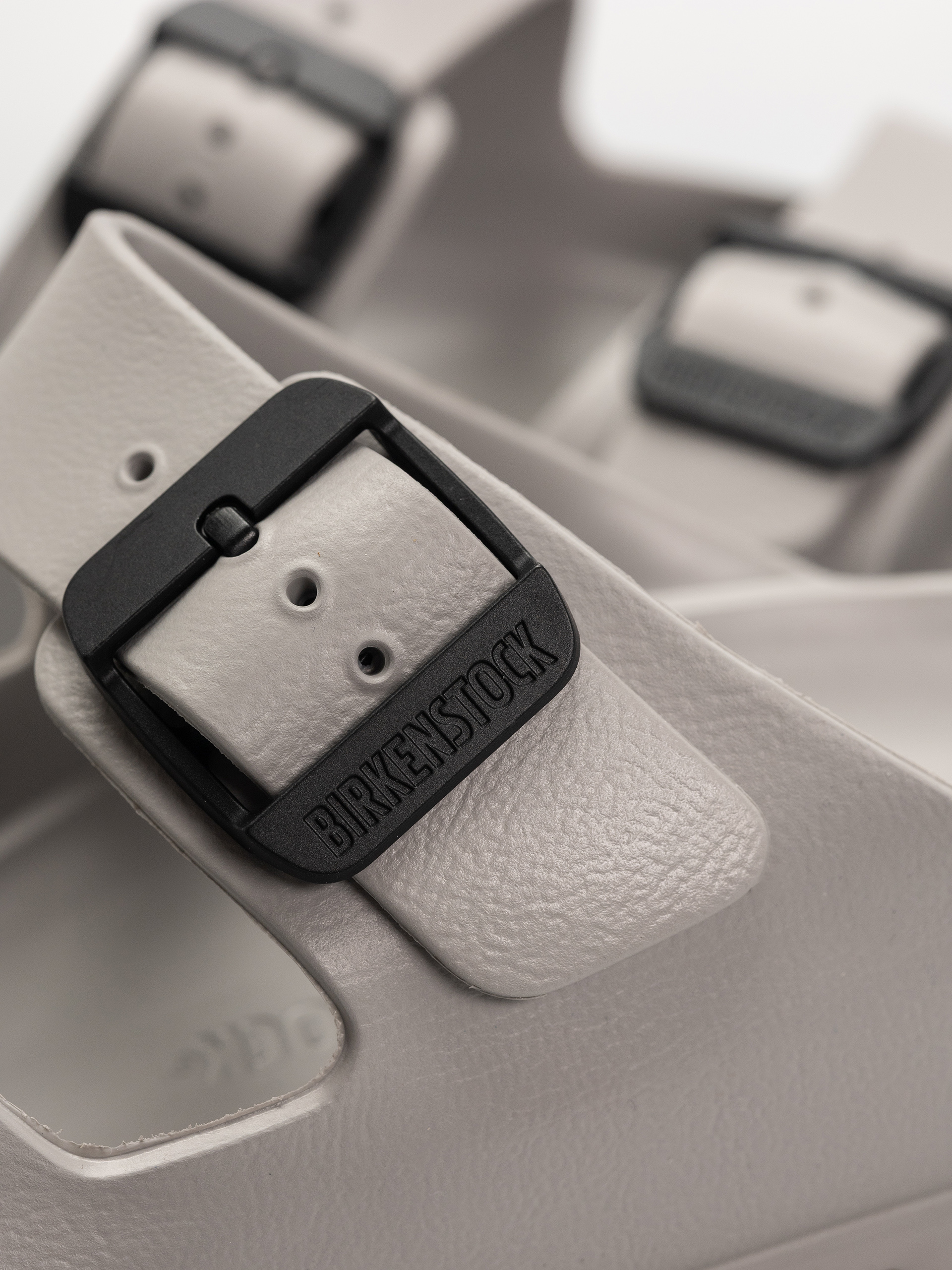 Šľapky Birkenstock Arizona Stealth Buckle EVA Regular (stone coin/black)