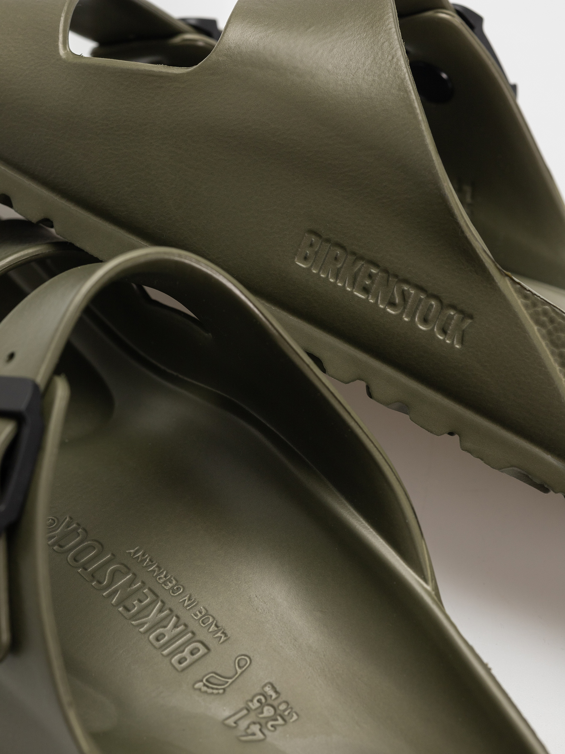 Šľapky Birkenstock Arizona Stealth Buckle EVA Regular (khaki/black)