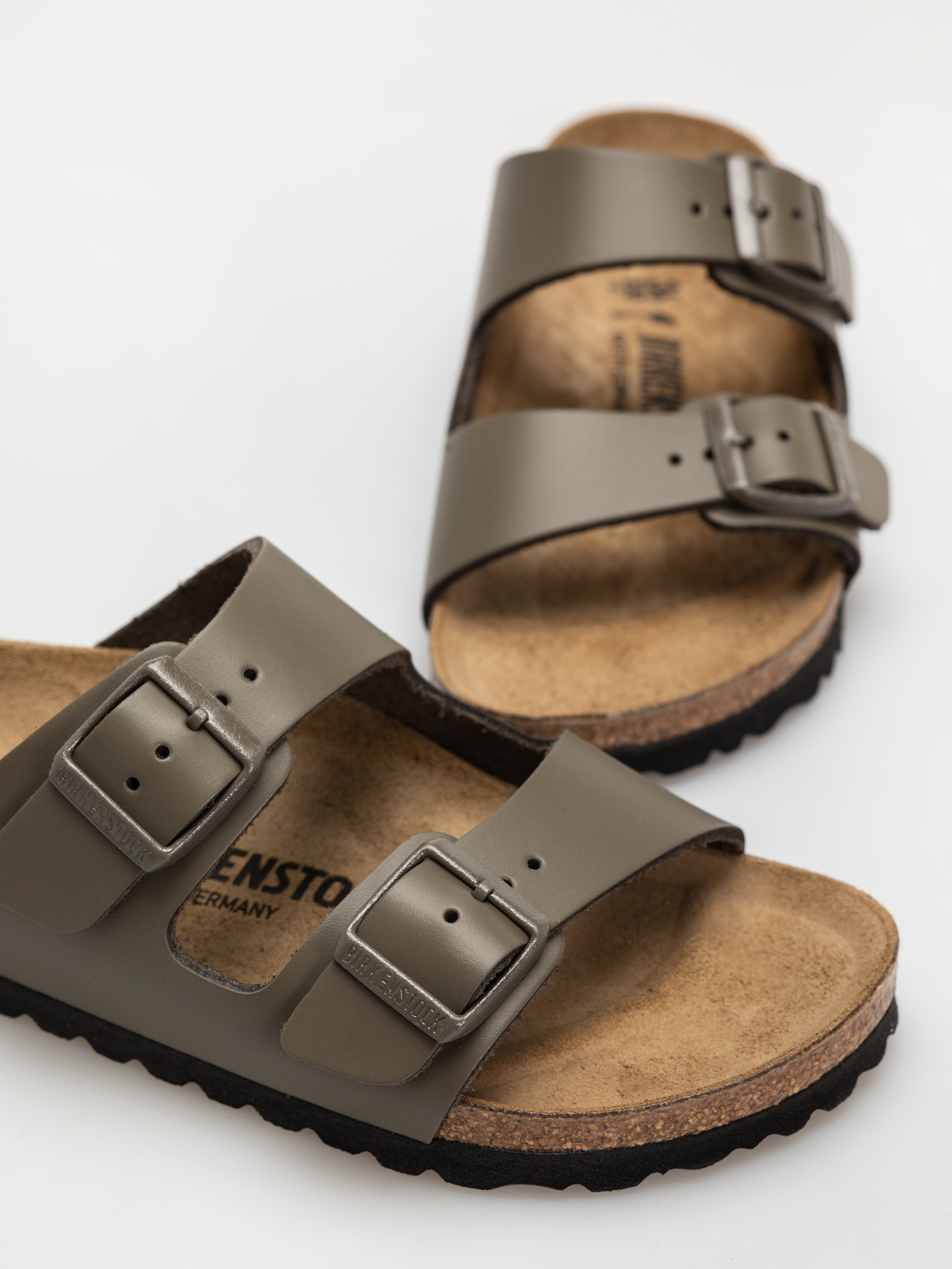 Šľapky Birkenstock Arizona Natural Leather Narrow Wmn (concrete gray)
