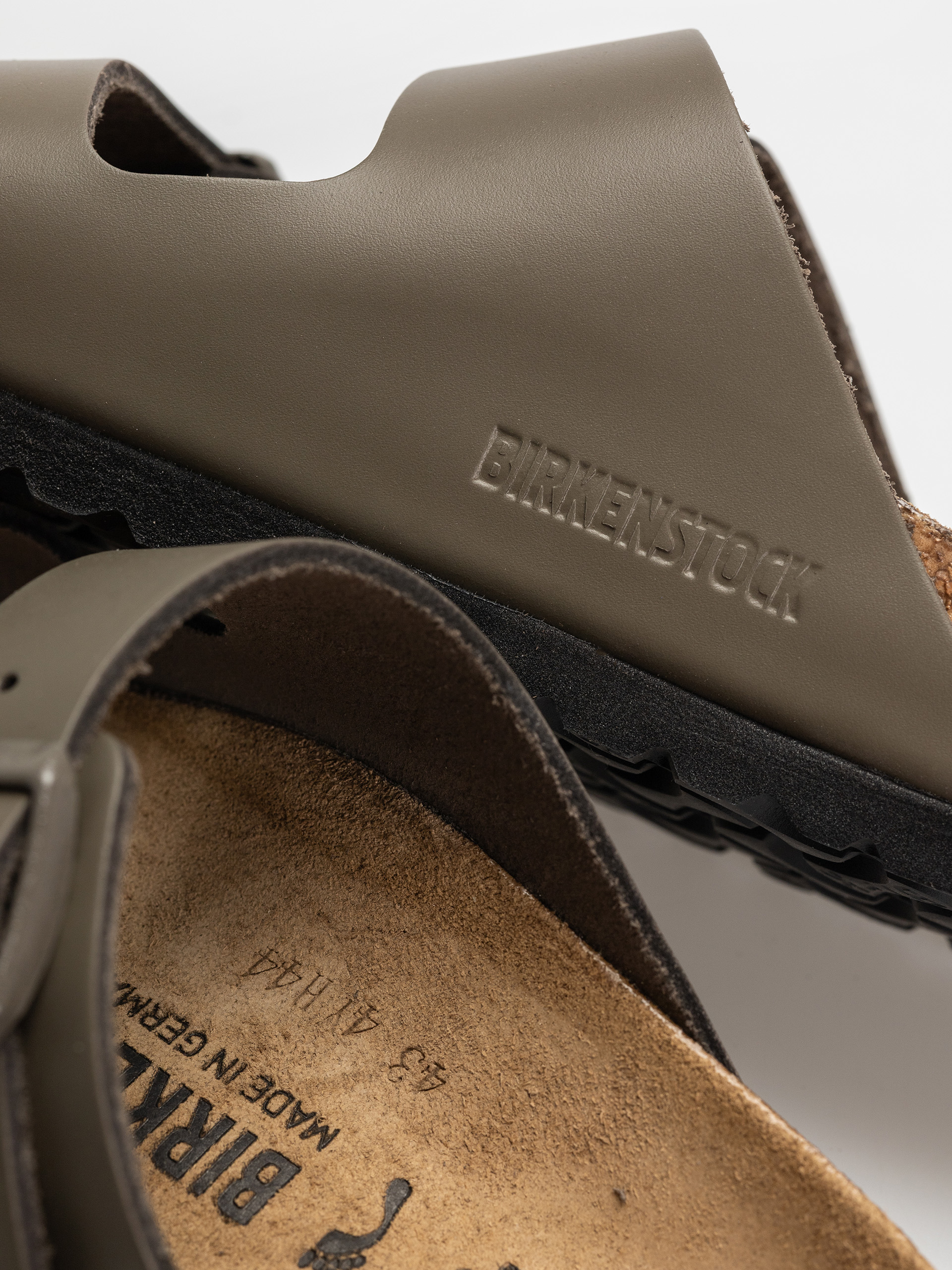 Šľapky Birkenstock Arizona Natural Leather Narrow Wmn (concrete gray)