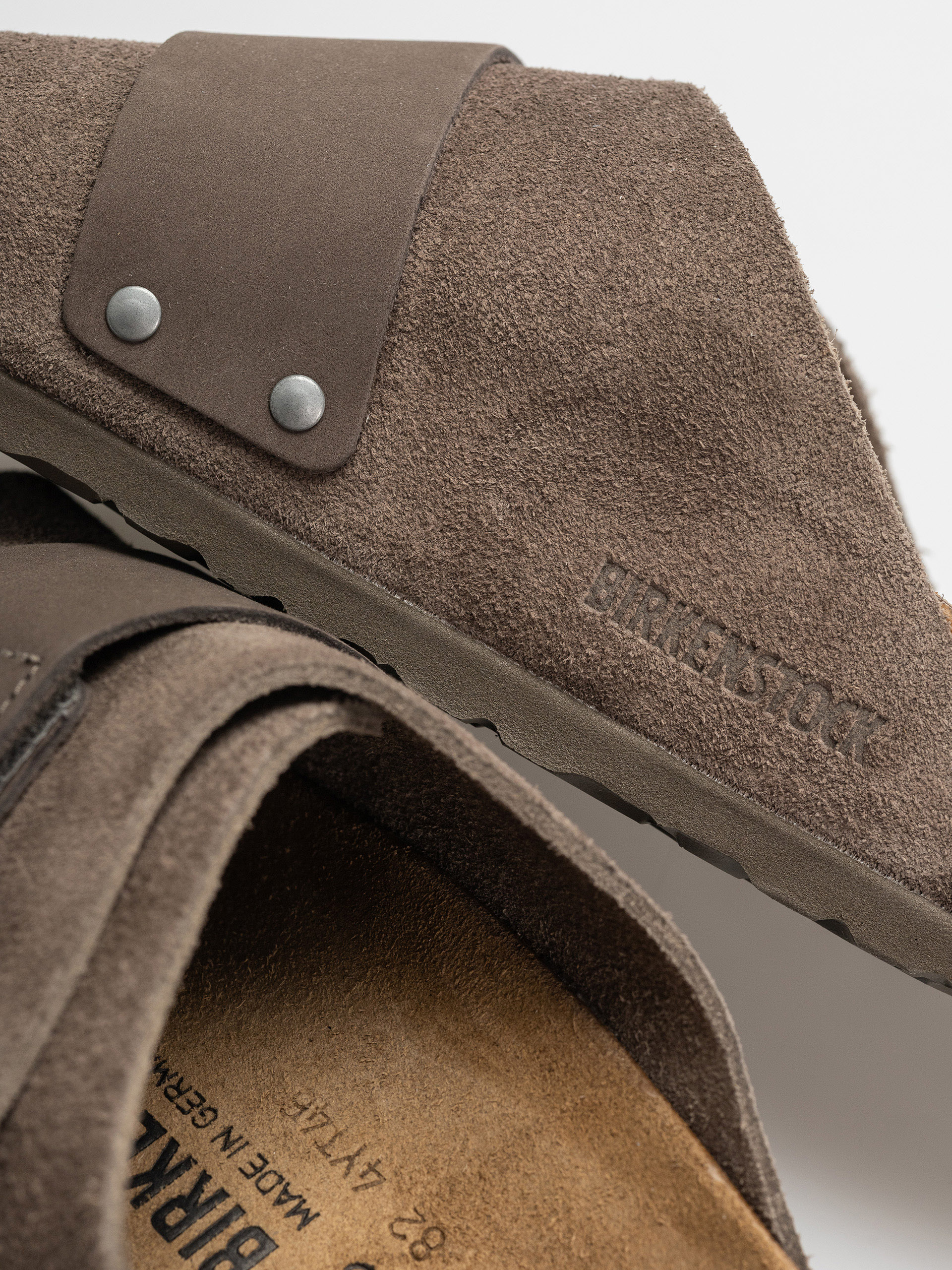 Šľapky Birkenstock Kyoto Nubuck Suede Leather Regular (concrete gray)
