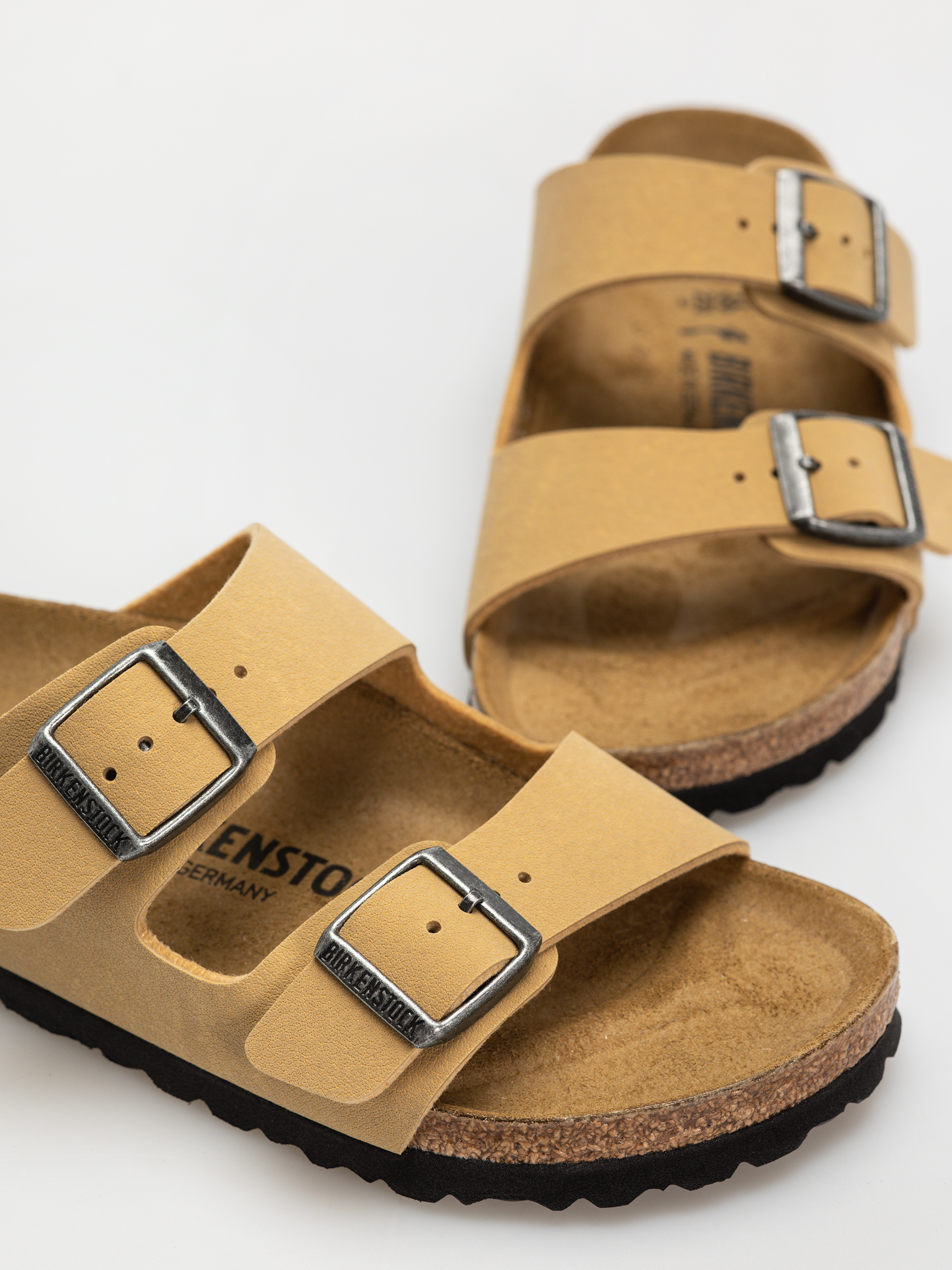 Šľapky Birkenstock Arizona Birkibuc Narrow Wmn (latte cream)