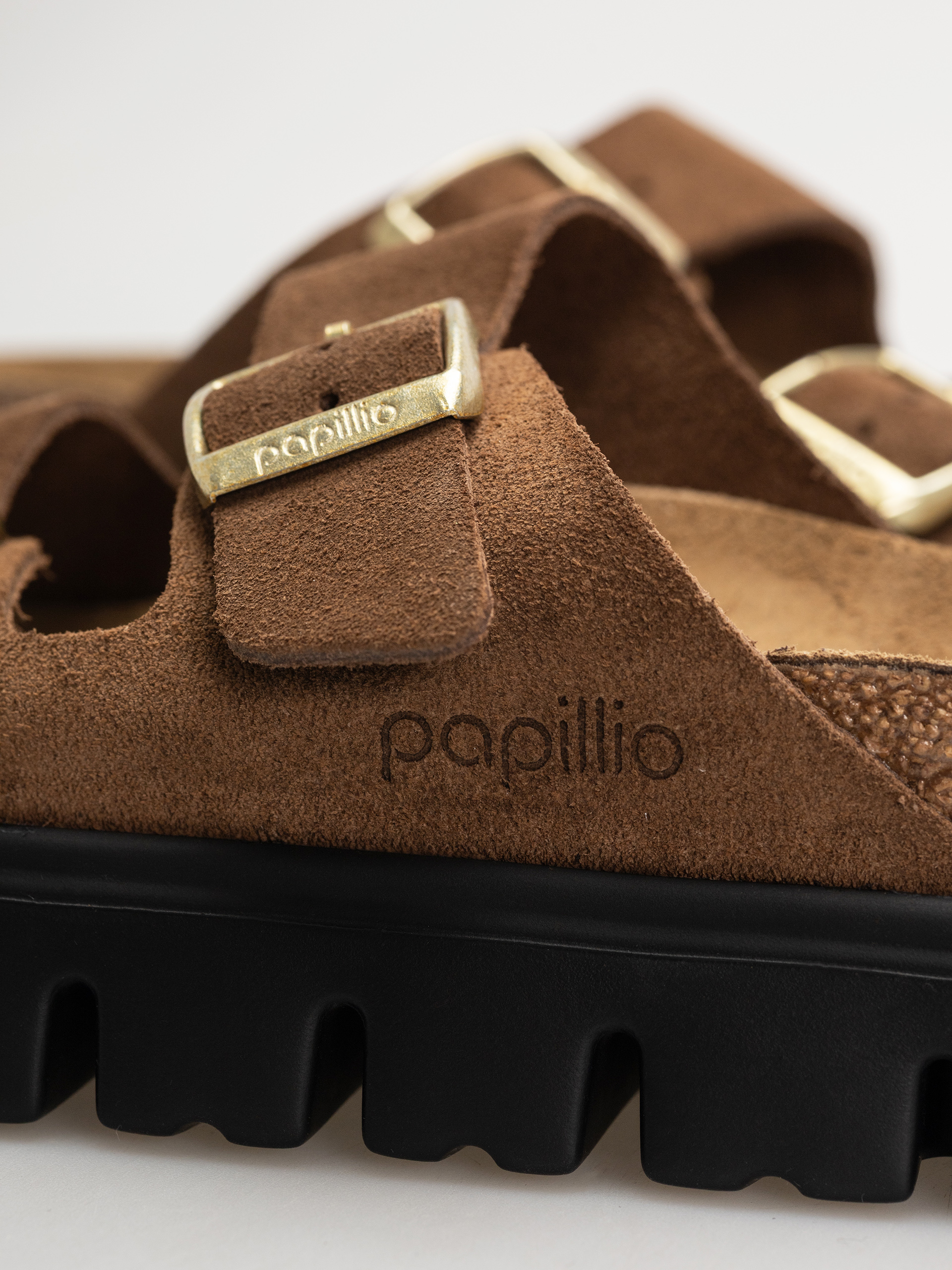 Šľapky Birkenstock Arizona Chunky Suede Narrow Wmn (dark tea/black)