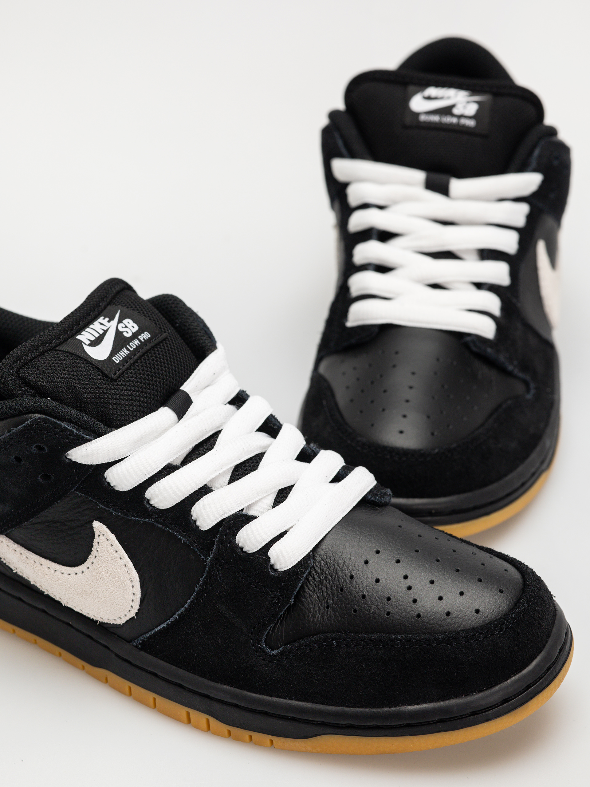 Topánky Nike SB Dunk Low Pro (black/white black gum light brown)