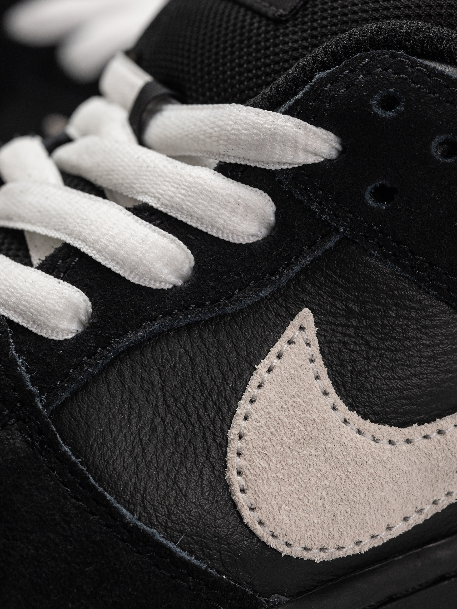 Topánky Nike SB Dunk Low Pro (black/white black gum light brown)