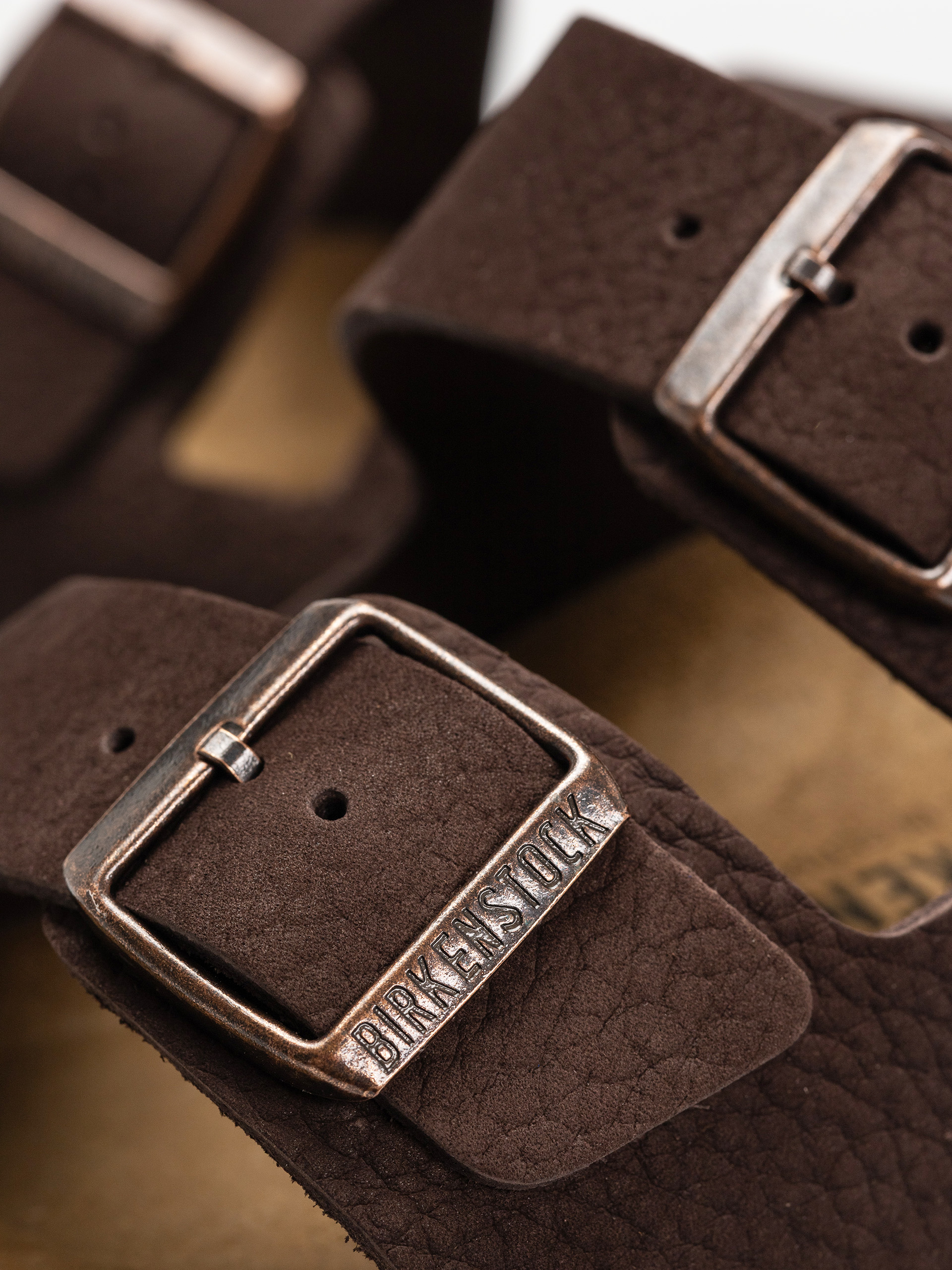 Šľapky Birkenstock Arizona Nubuck Leather Regular (desert buck roast)