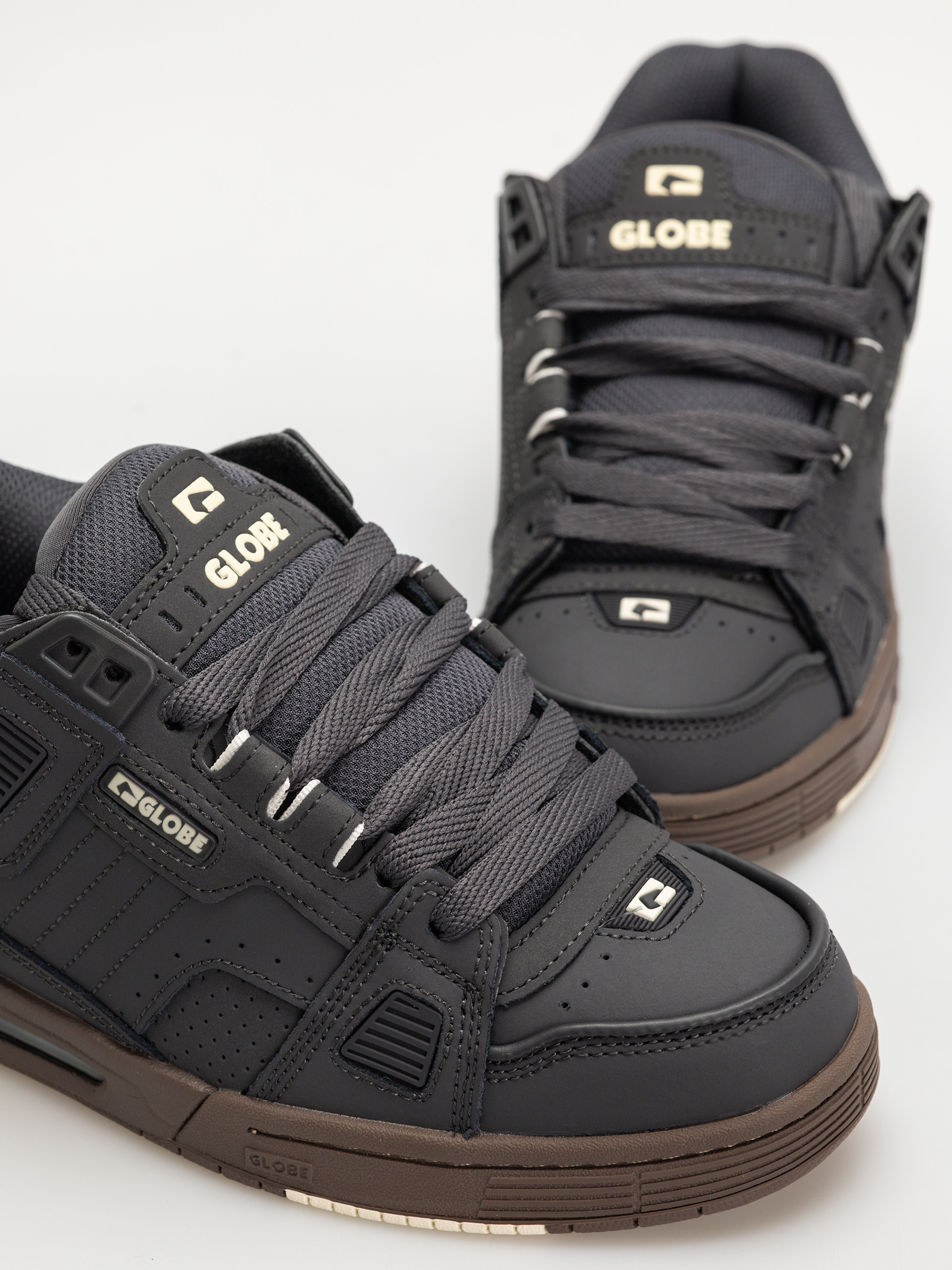 Topánky Globe Sabre (lead/gum)