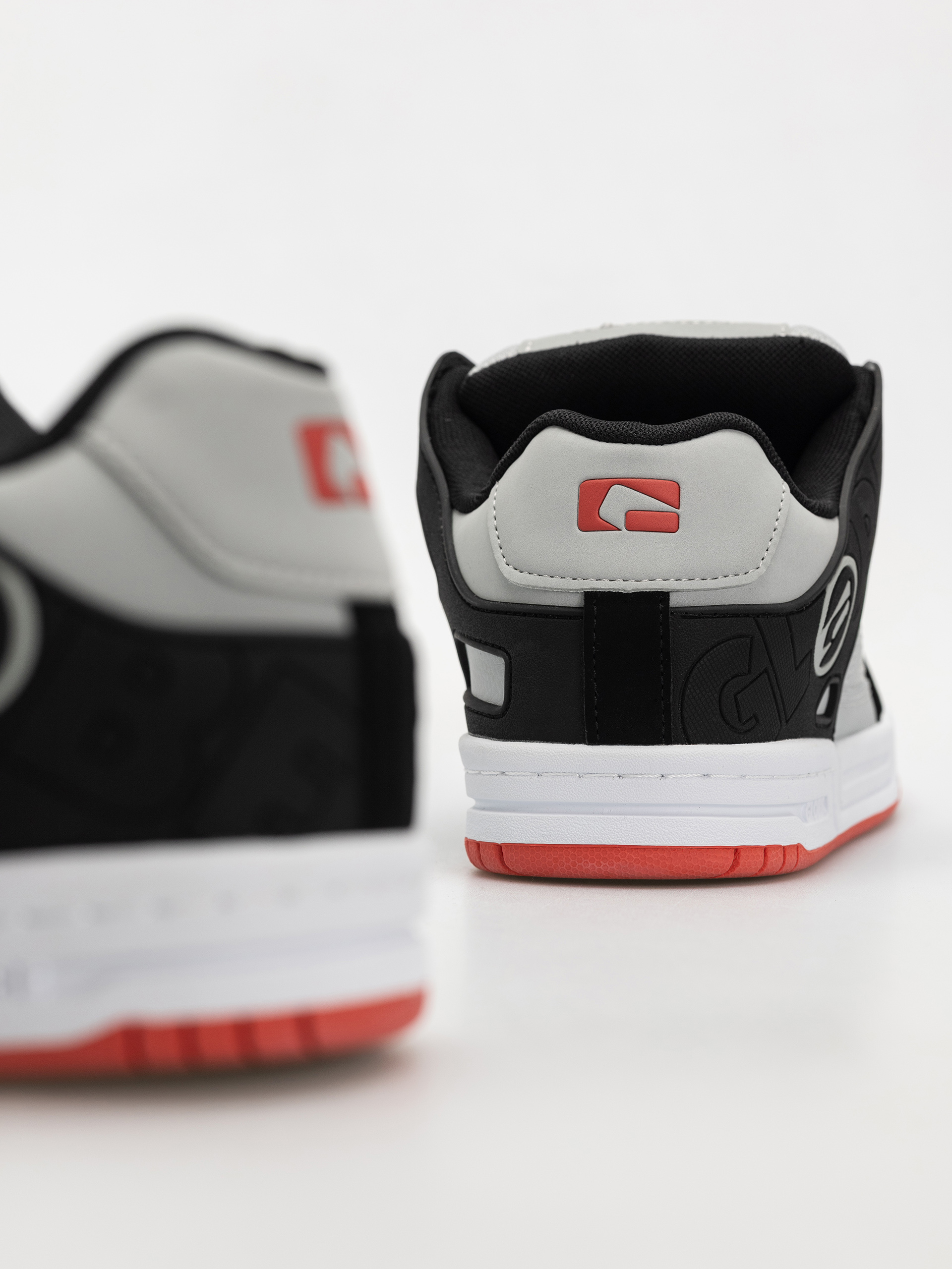 Topánky Globe Tilt (steel/black)