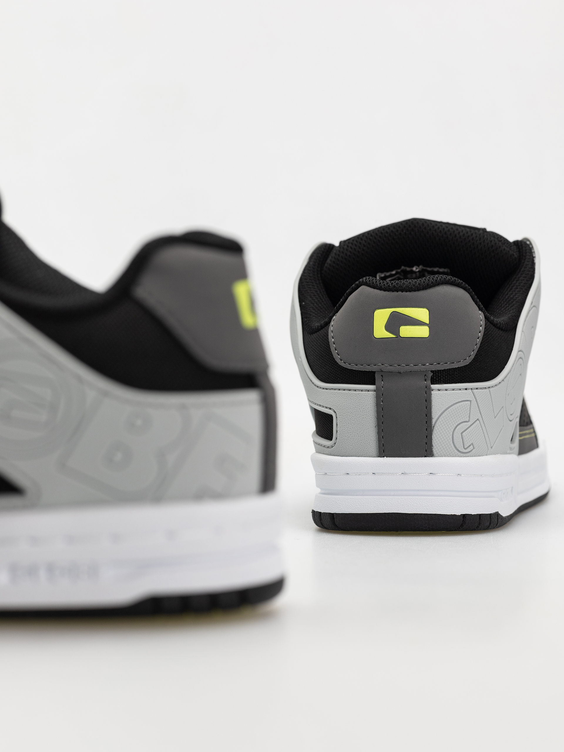 Topánky Globe Tilt (greyscale/black)